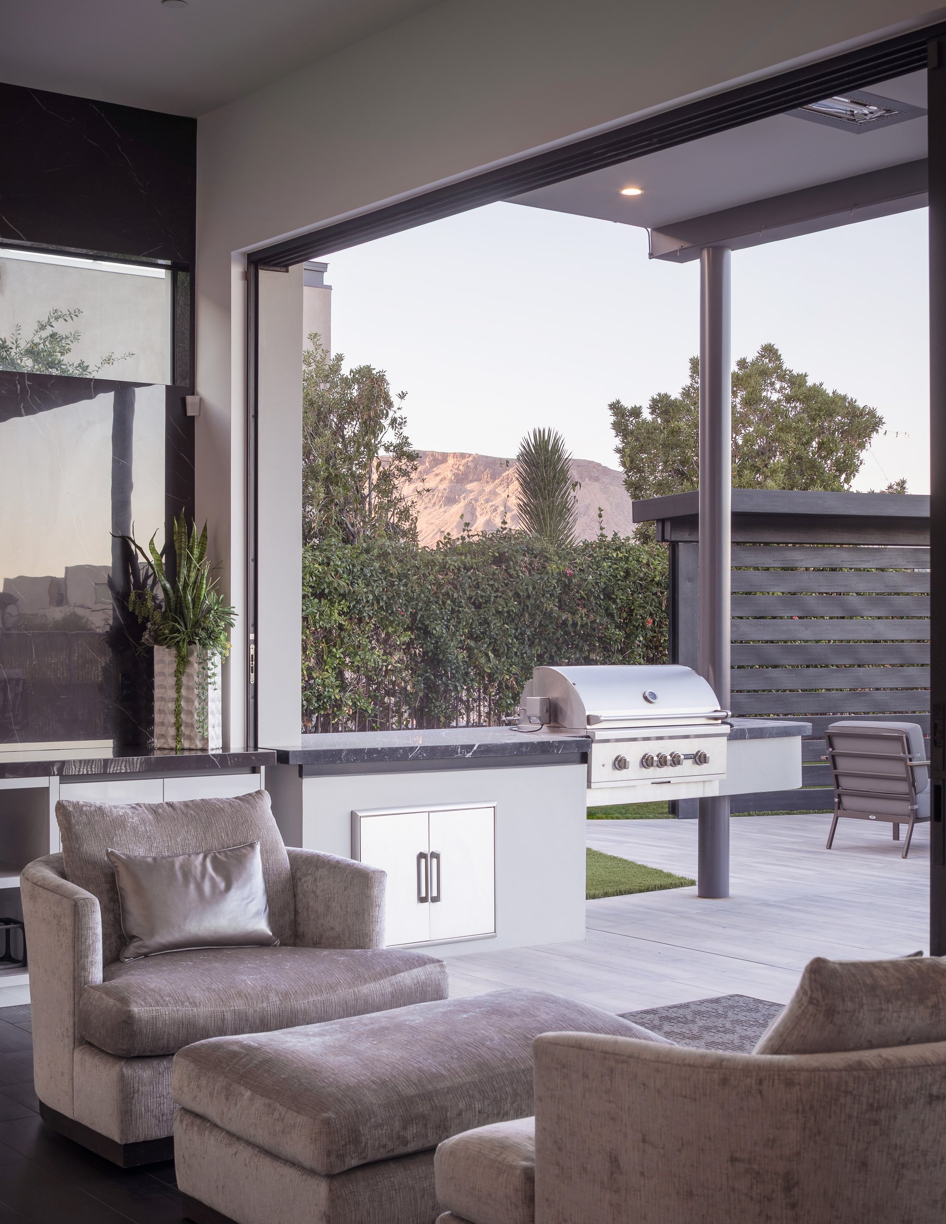 34 Sun Glow Ln, Las Vegas, NV 89135