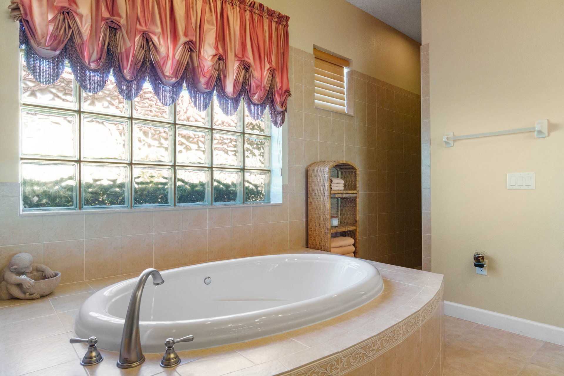 9826 Santa Clara Ct