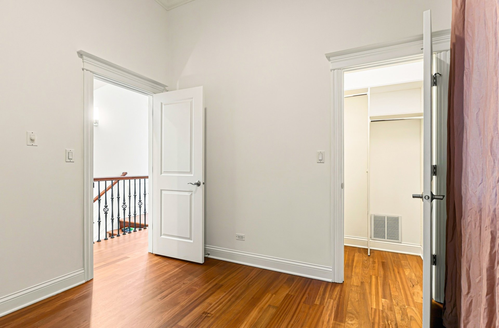 831 W George St #3