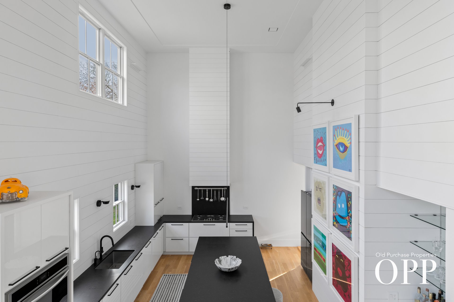 A MODERN SANCTUARY IN AN EXQUISITE LOCATION