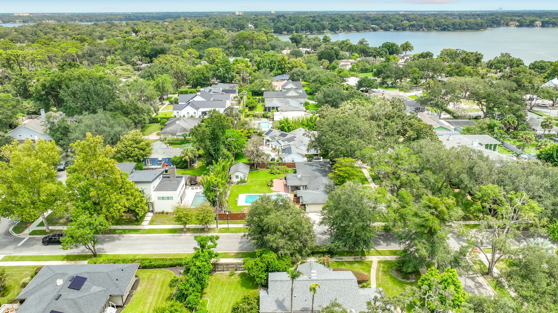 Three-Bedroom Two-Bathroom Bungalow in Orlando's Beverly Shores