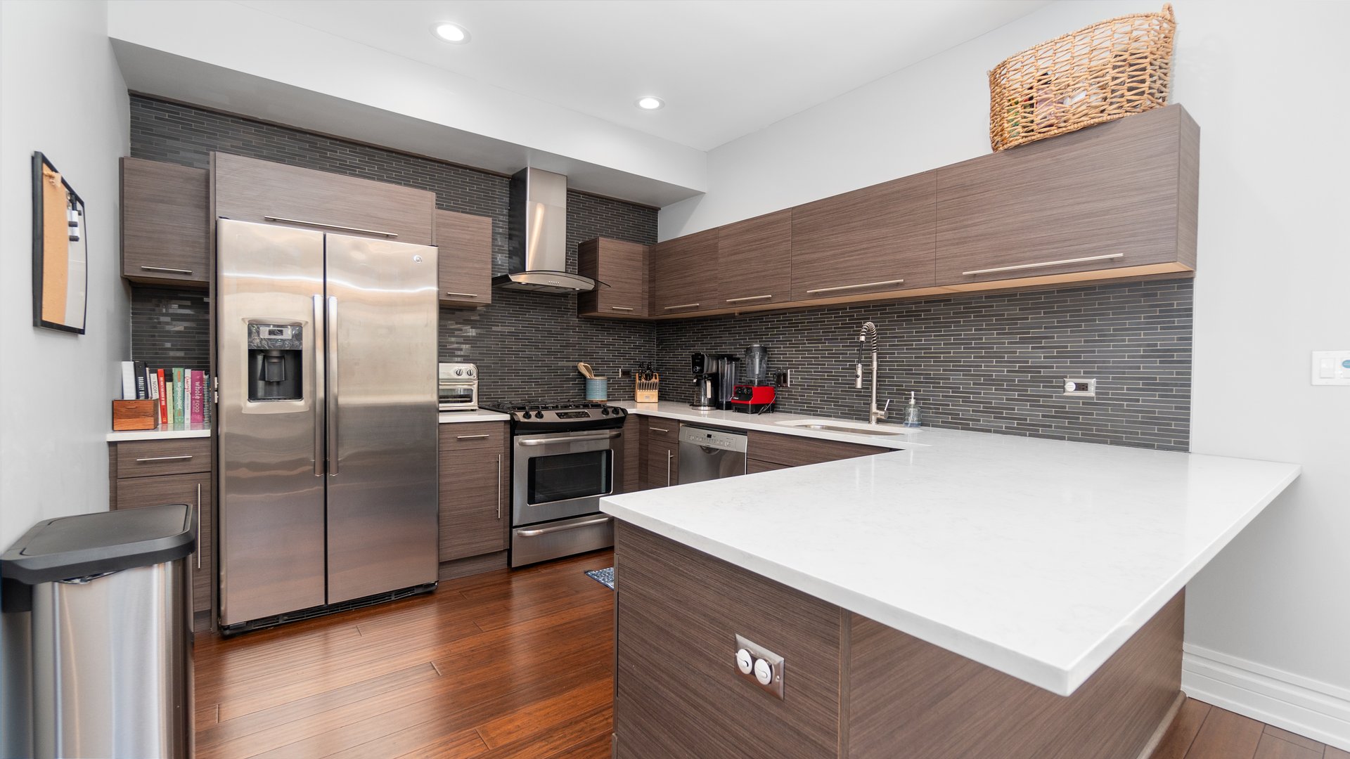 3575 W Wabansia Ave, Chicago, IL 60647