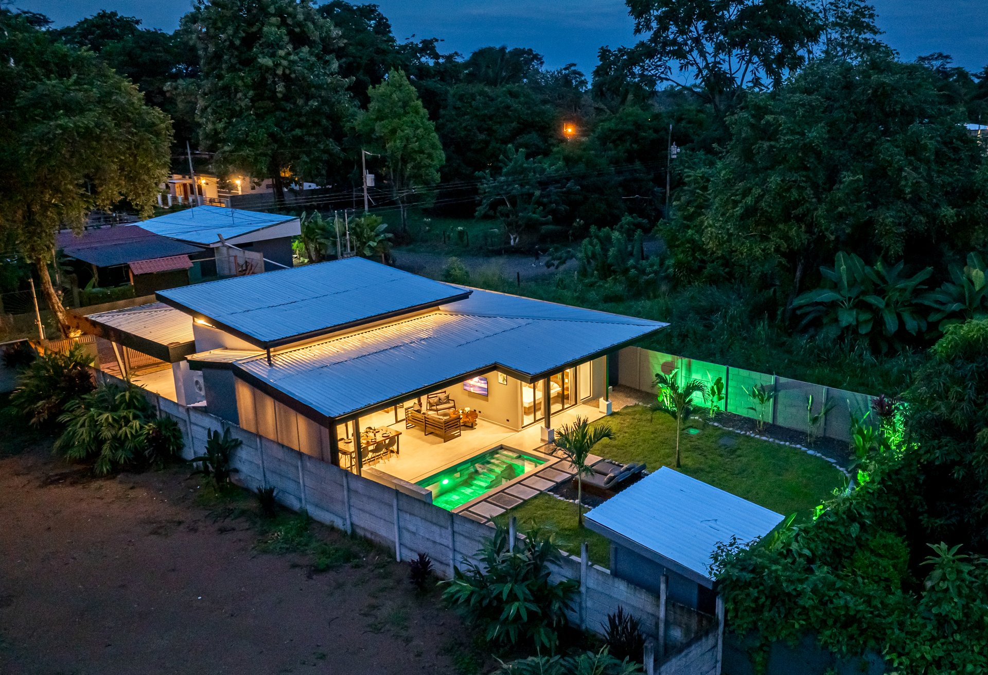 Tropica House a Luxurious Oasis in the Heart of Uvita!