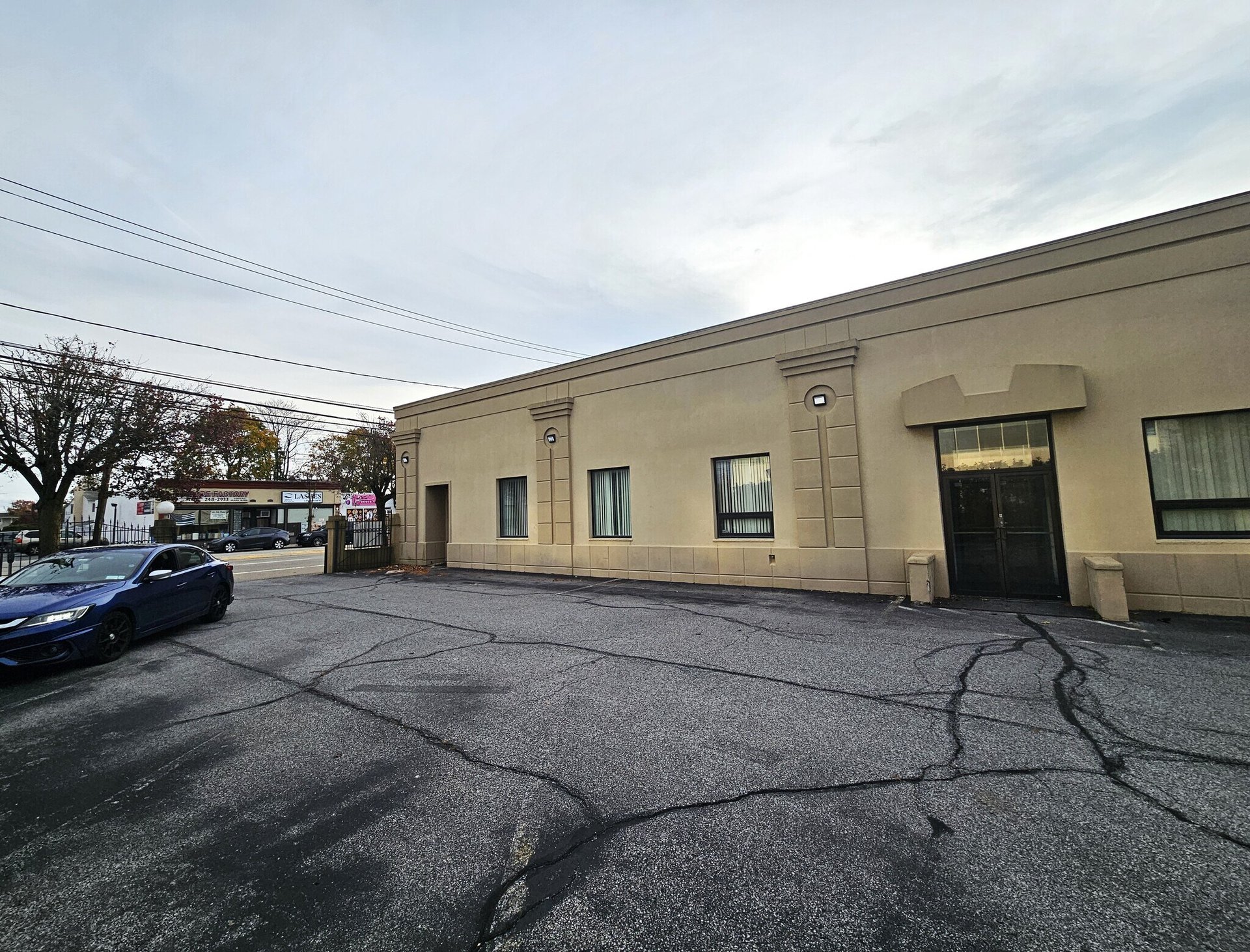 166 E Jericho Tpke