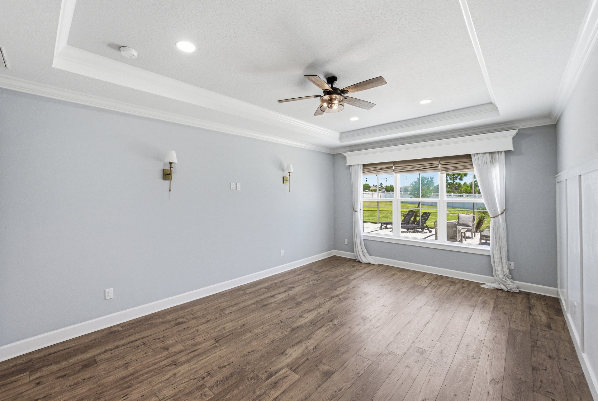 6883 BRADBURY CIR