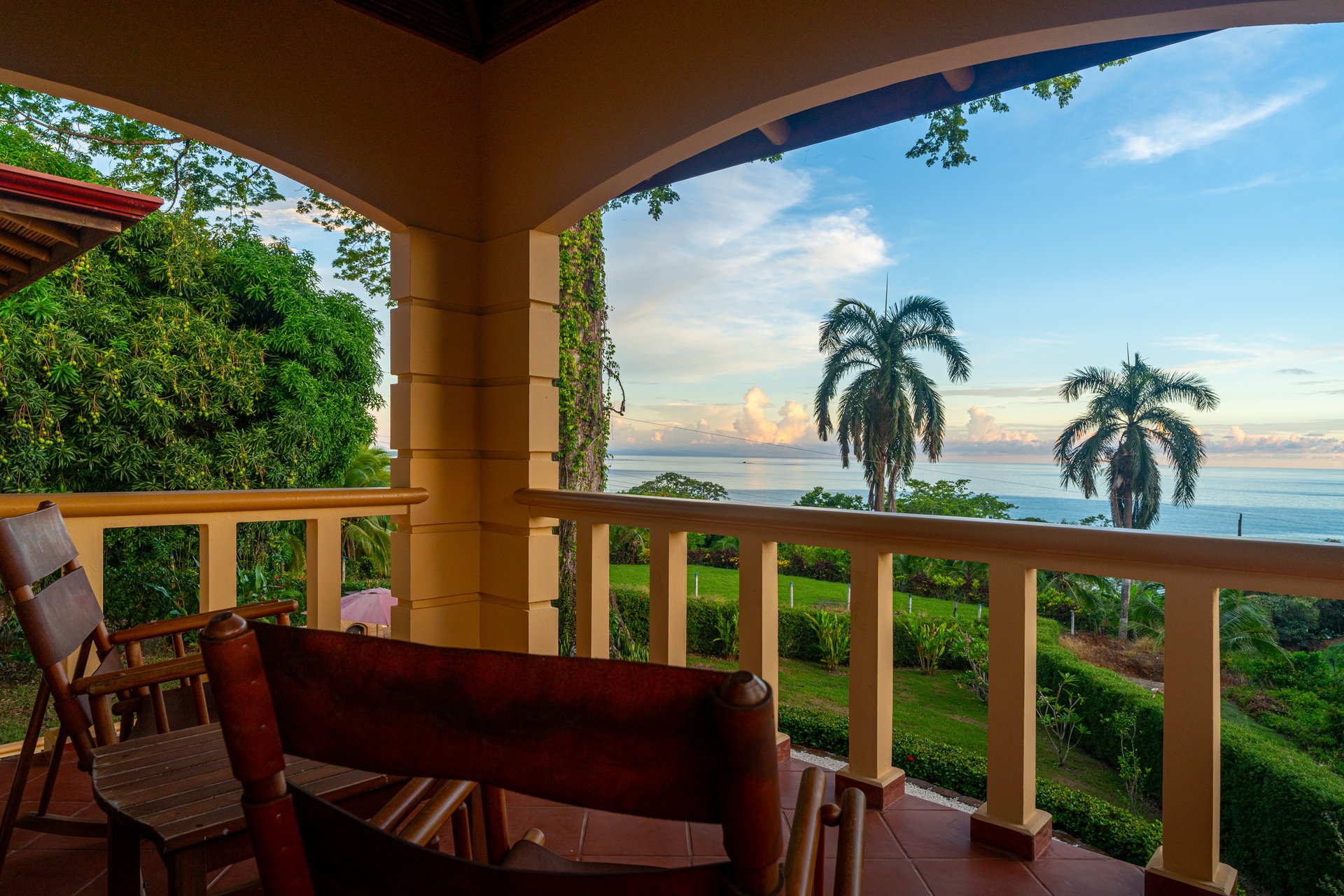 Classic Luxury at Casa Ceiba, Coastal Ocean View 4 Bedroom Home Near Uvita