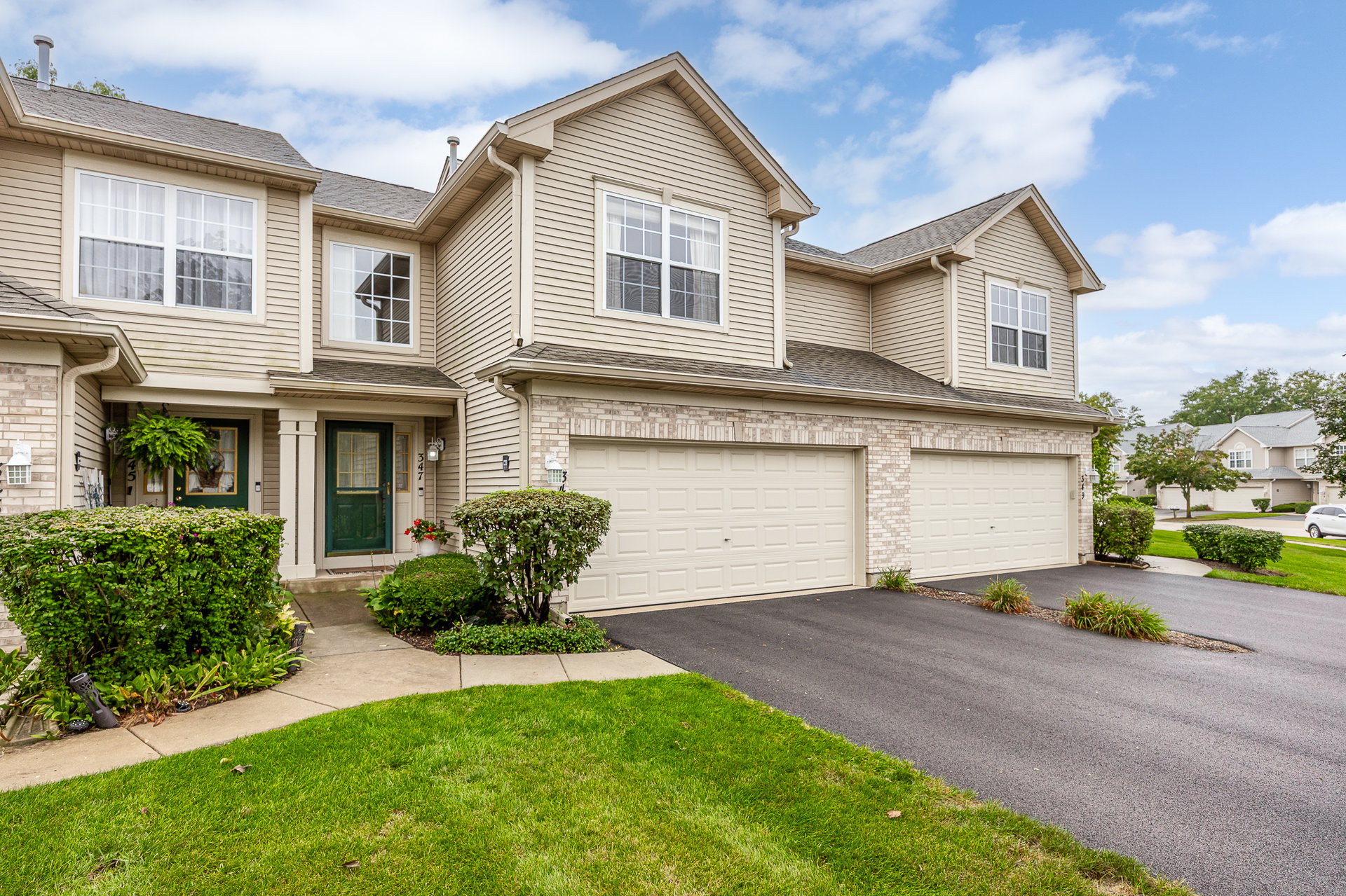 347 Gladstone Ln