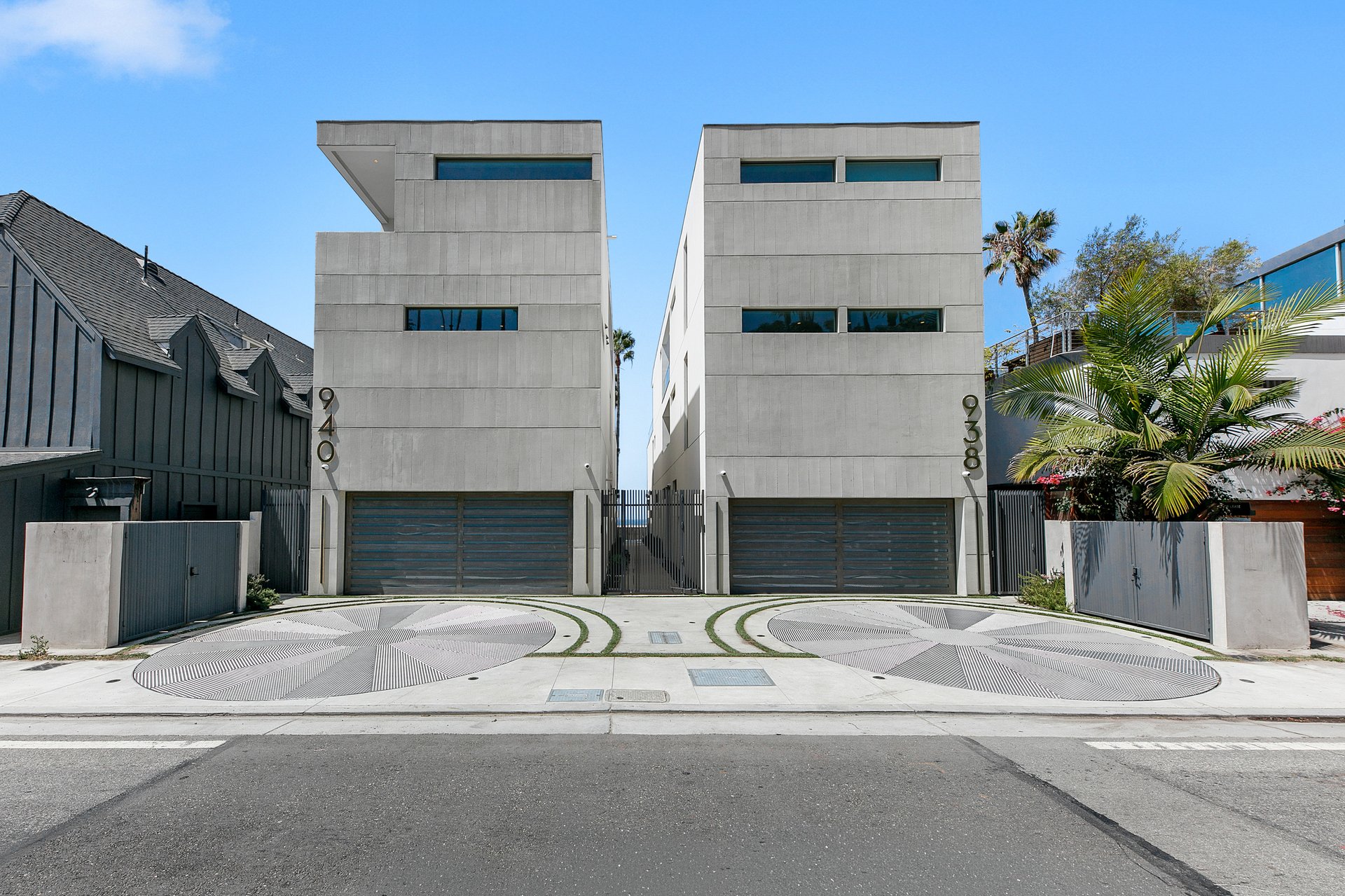 938 Palisades Beach Rd
