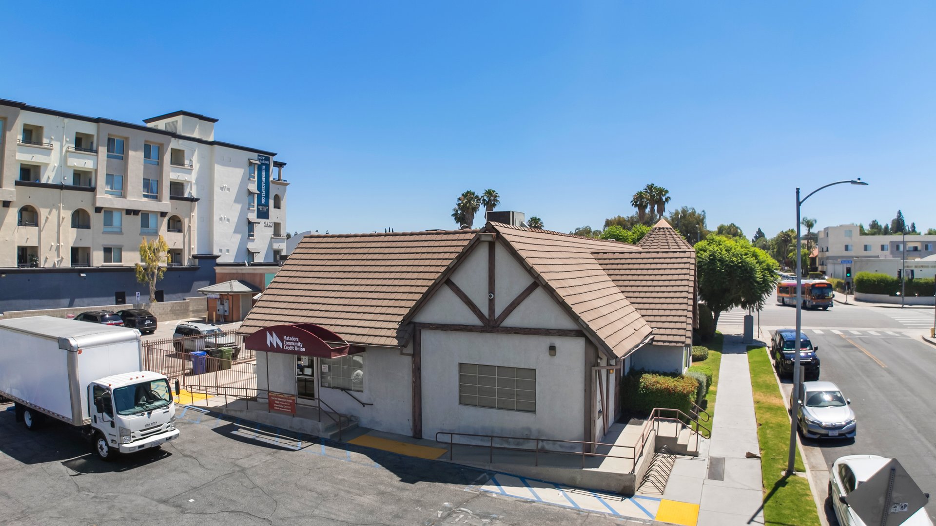 9401 Reseda Blvd