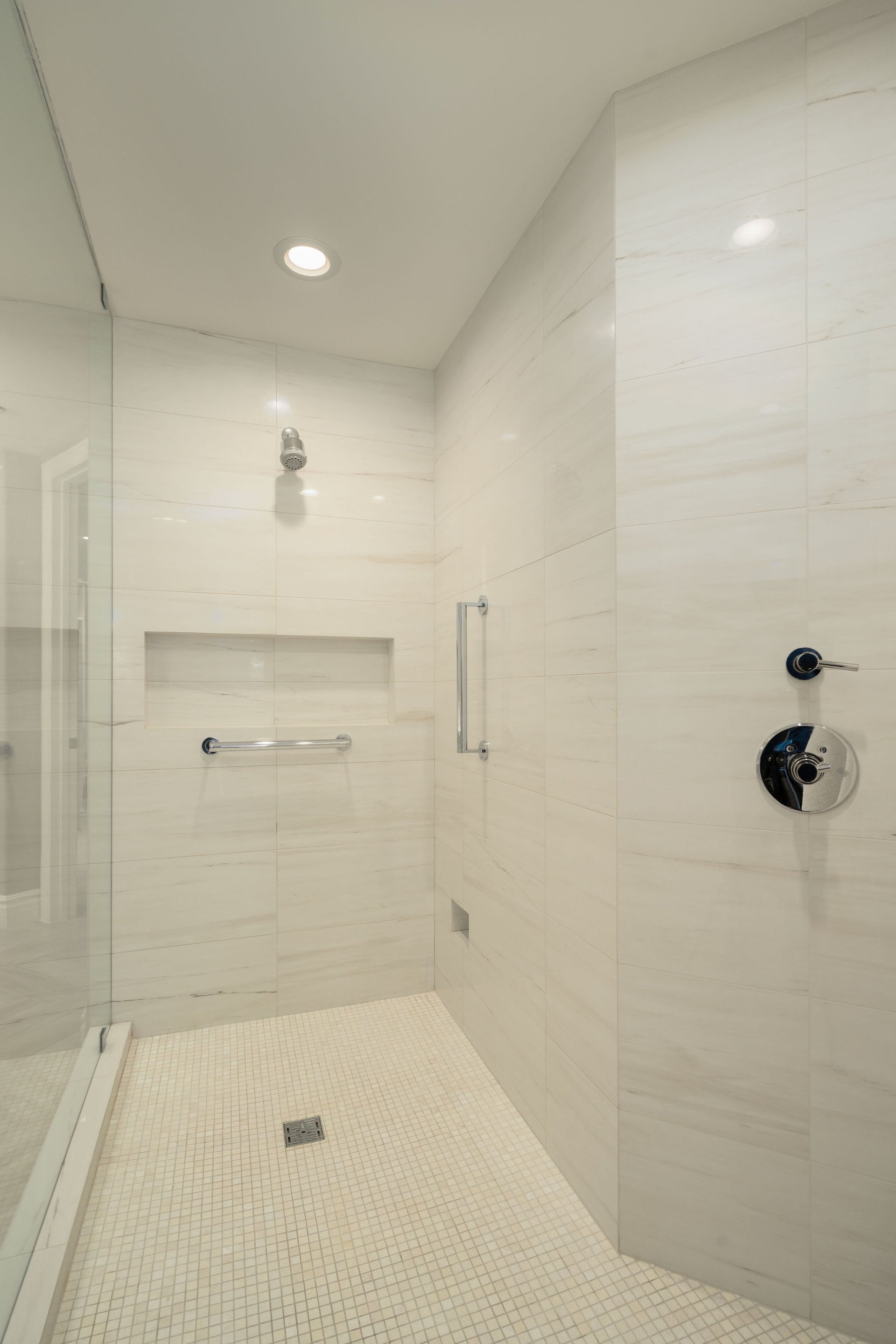 7175 E CAMELBACK Road, 301