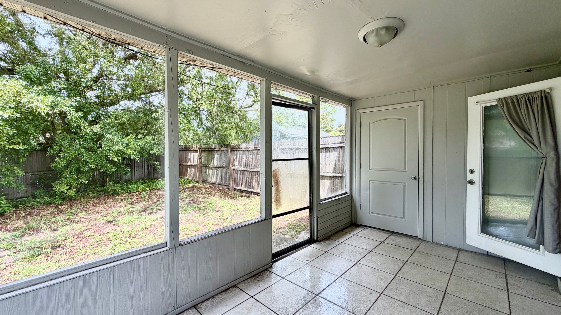 Casselberry Two-Bedroom Unit in Half-Duplex with Private Yard
