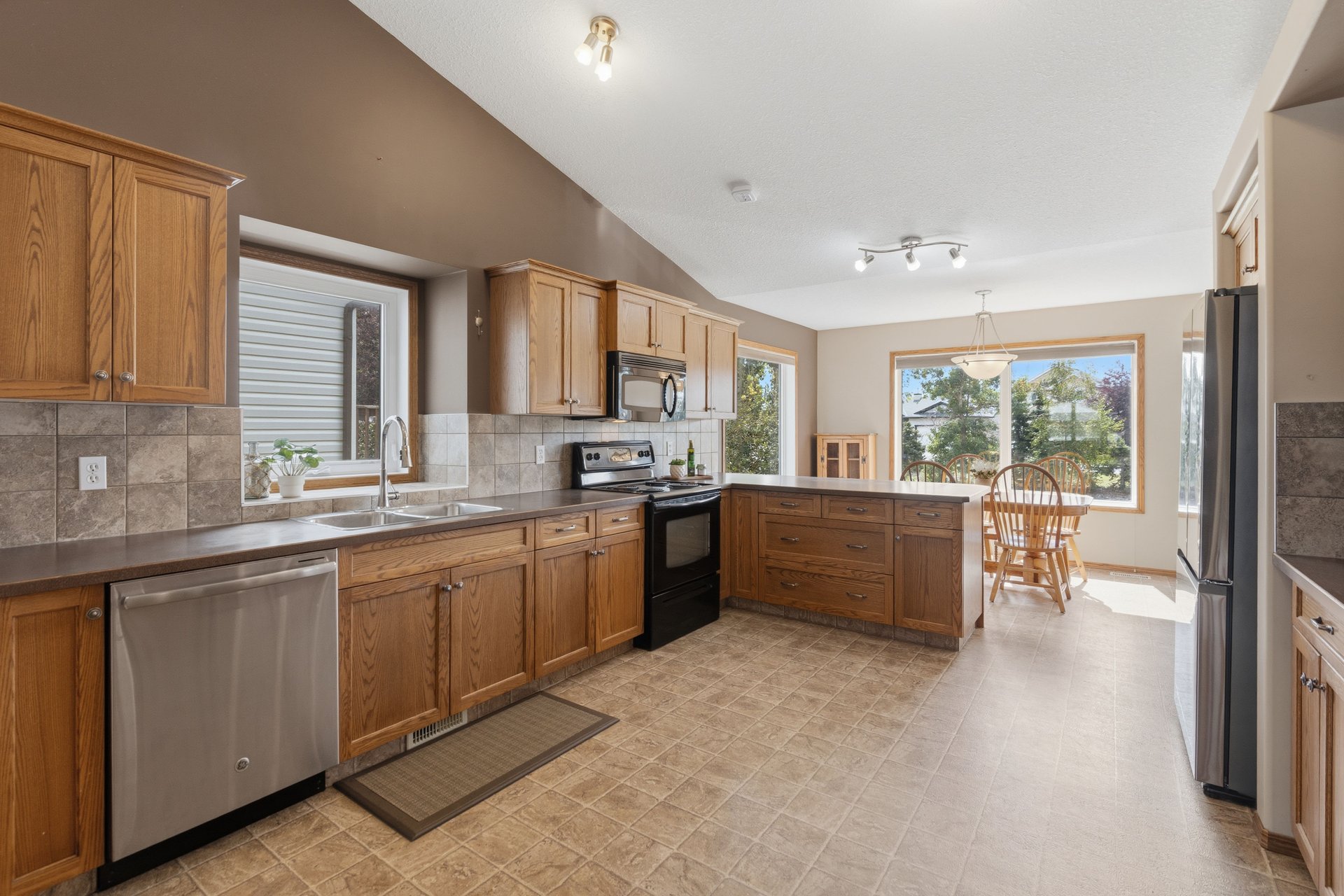 499 Highland Close
