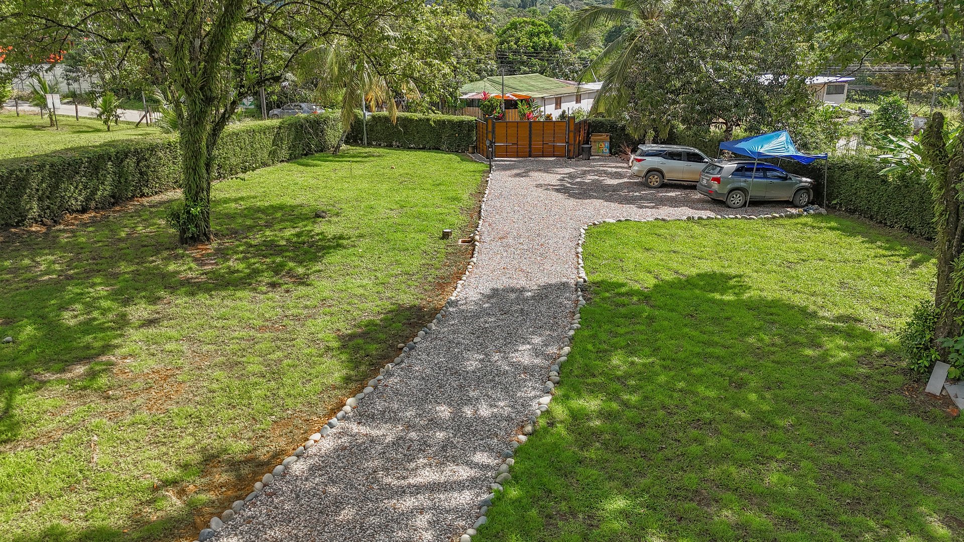Charming 2-Bedroom Home in the Heart of Ojochal – Privacy, Convenience, and Opportunity Await!