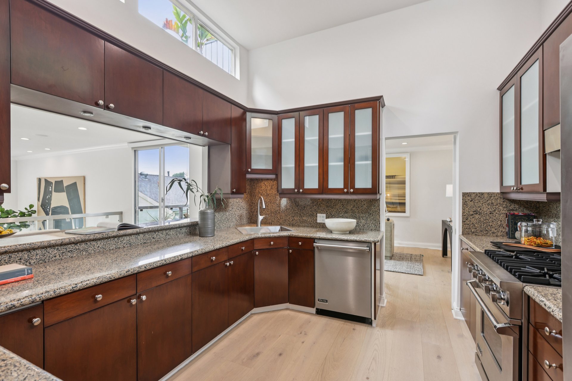 8715 Sunset Plaza Ter, Sunset Strip