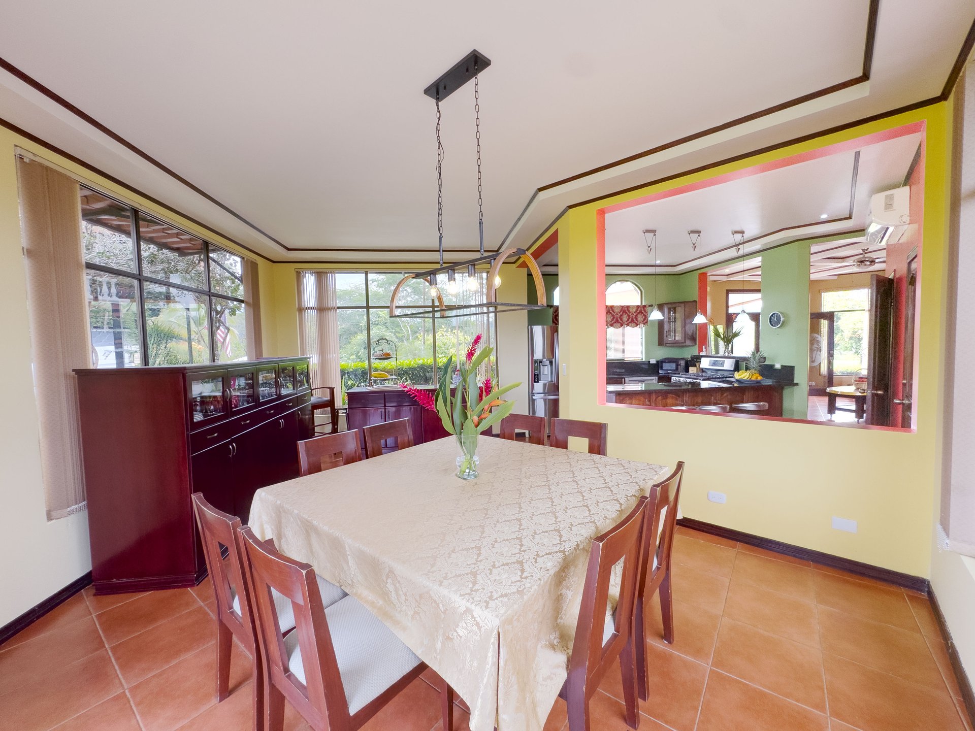 Tropical Estate in Gated Community near Quepos
