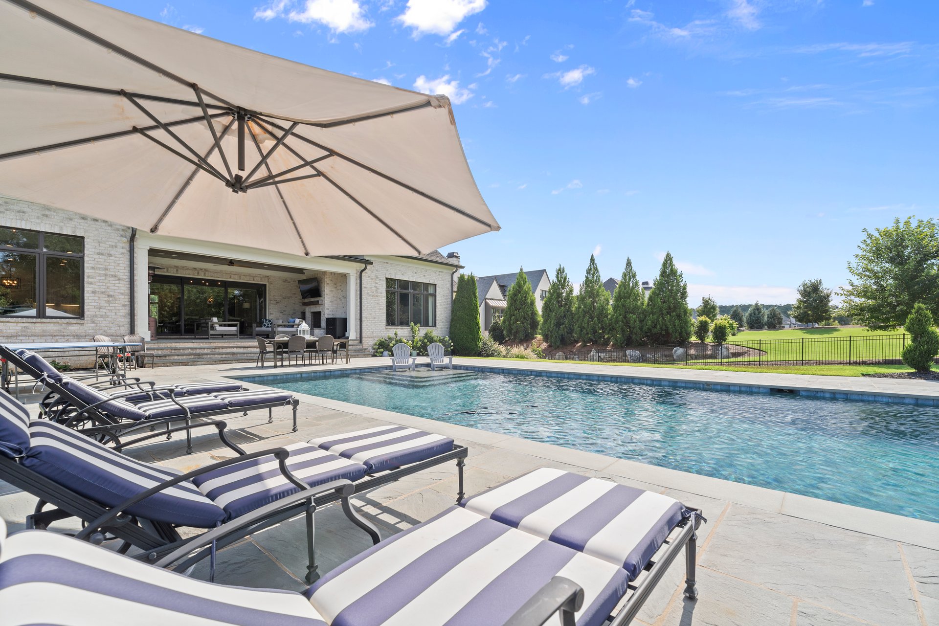  10160 Cedar Ridge Drive