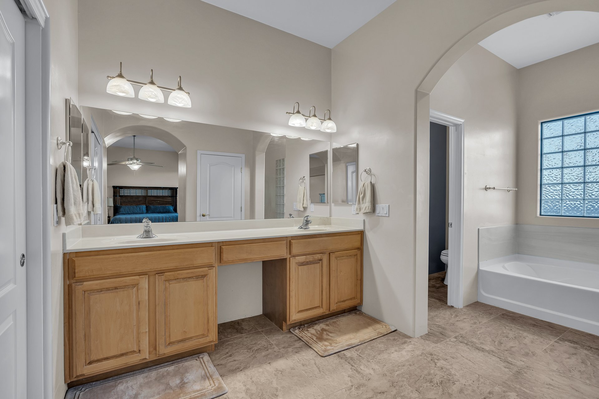 17117 W Dale Lane