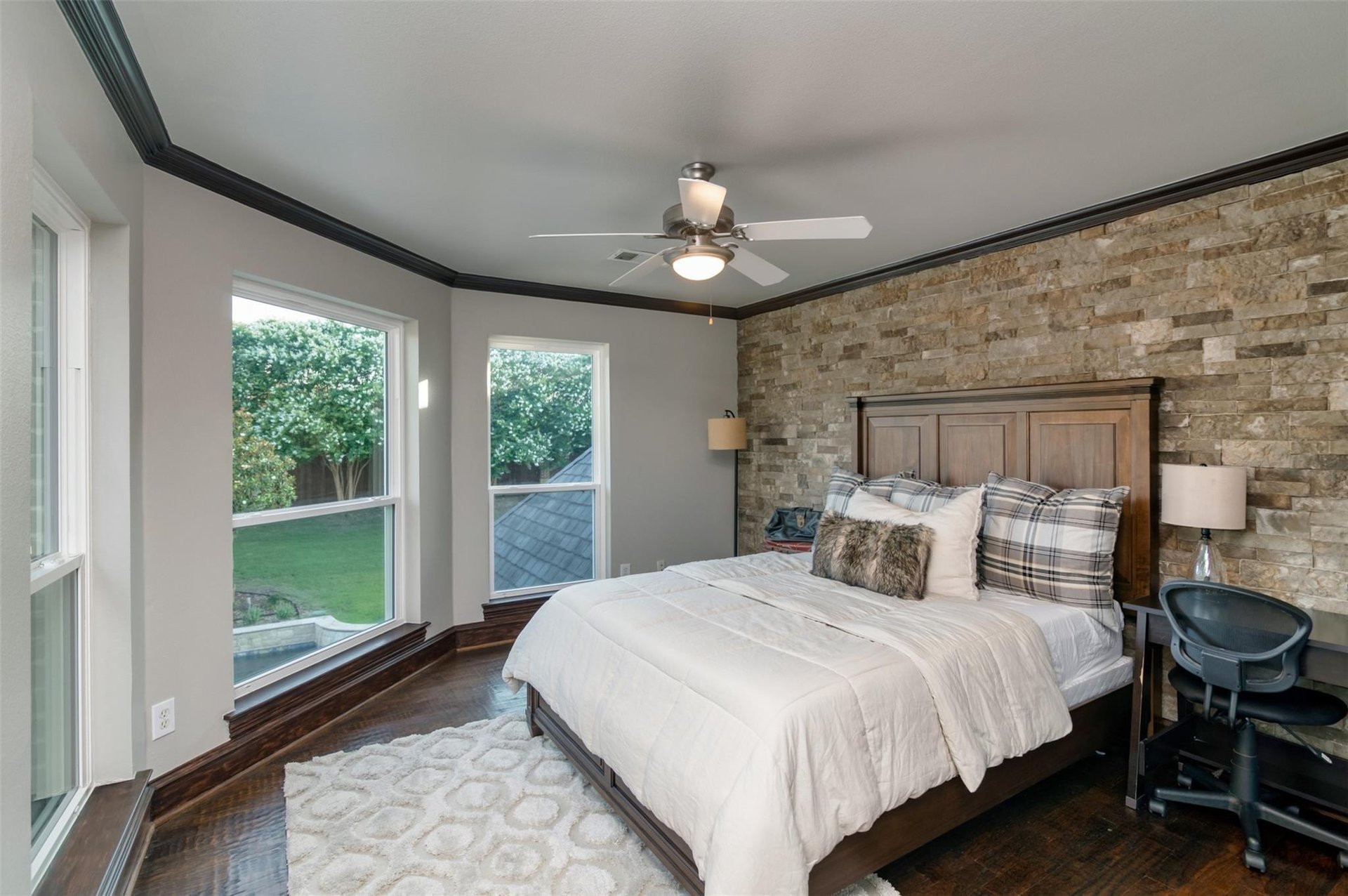 Exquisite Estate On 2.5 Acres - Heath, TX