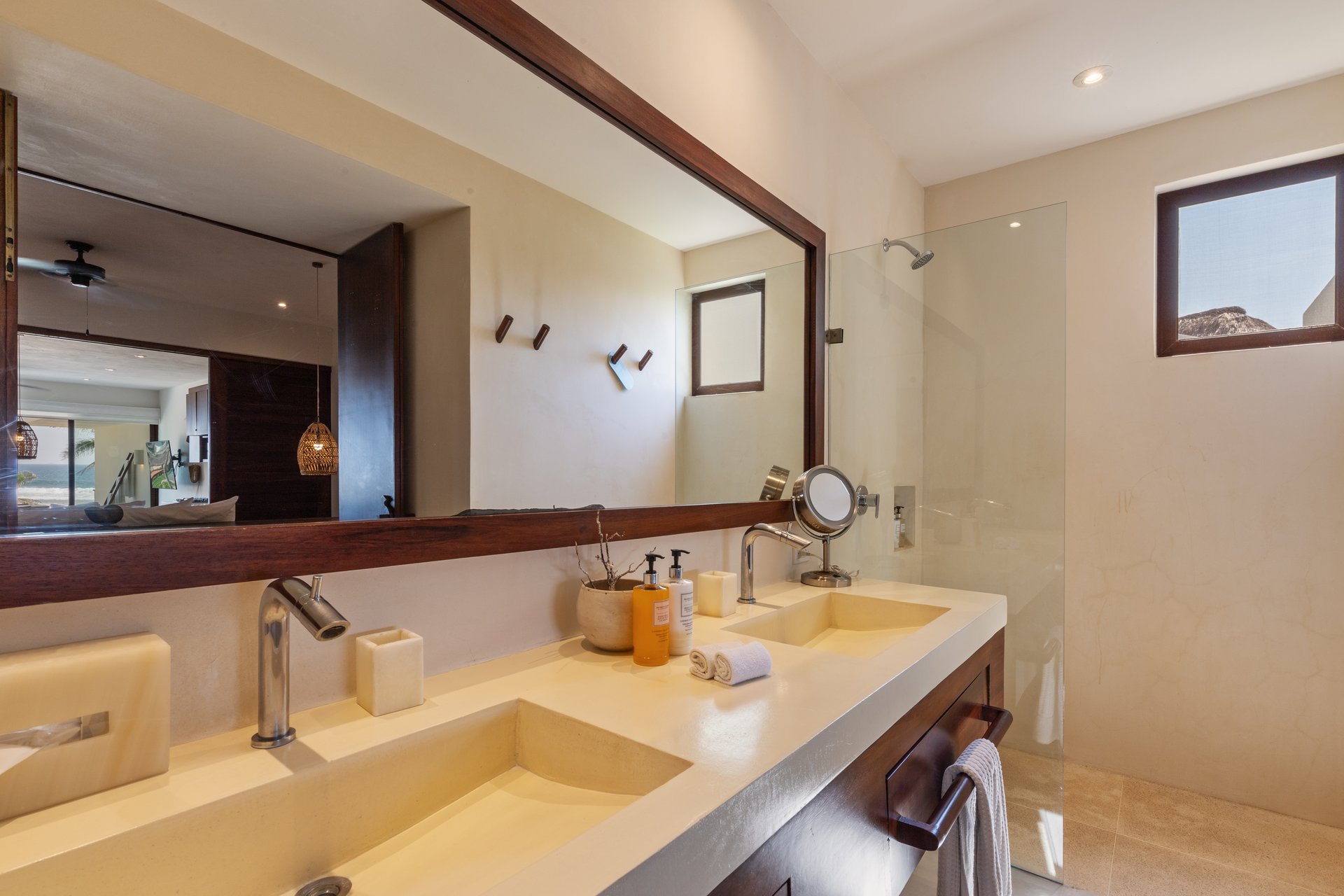 Marea Beachfront Villa G36