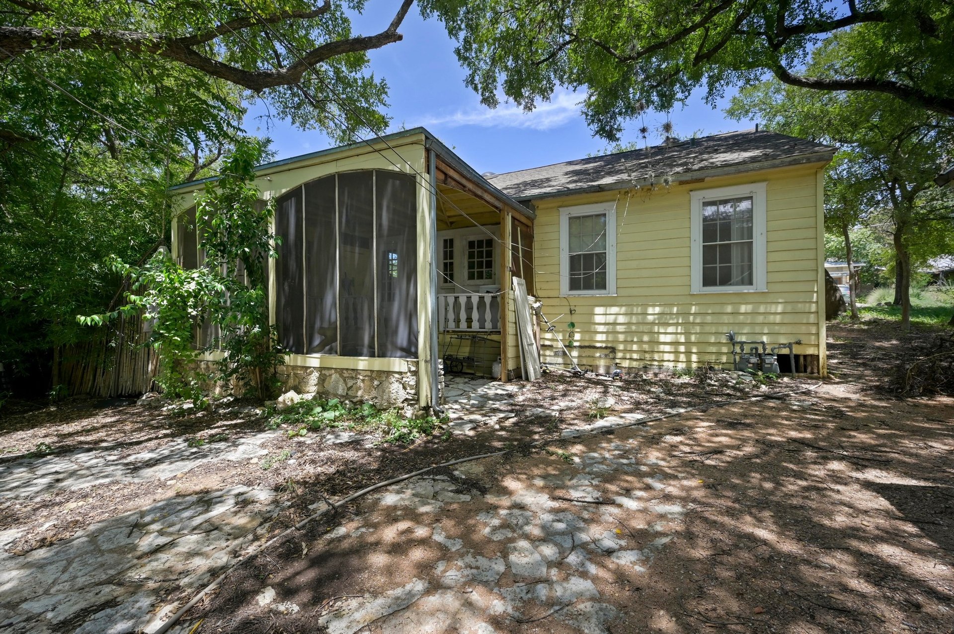 1017 W 31st Street