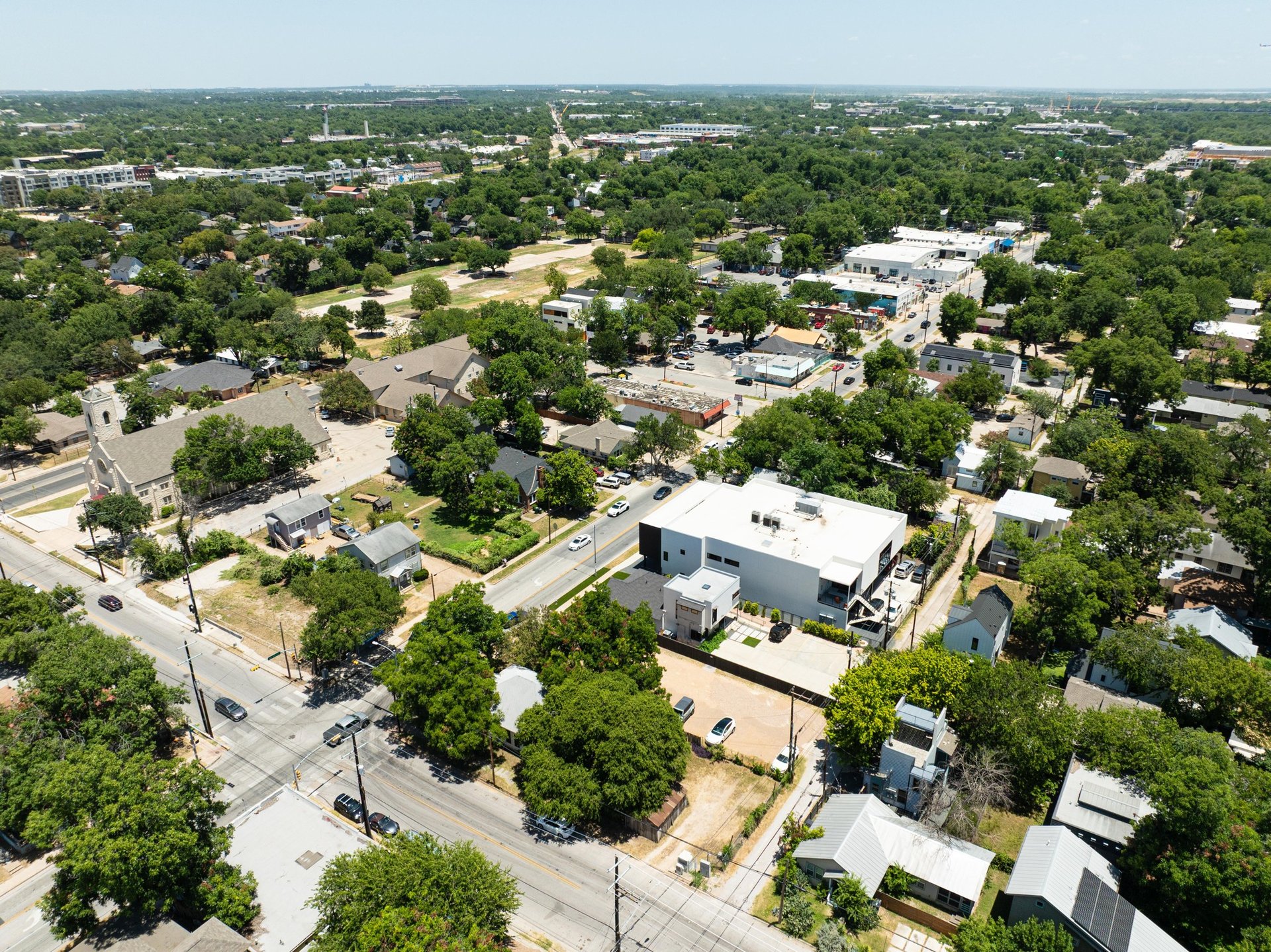2201 E Cesar Chavez