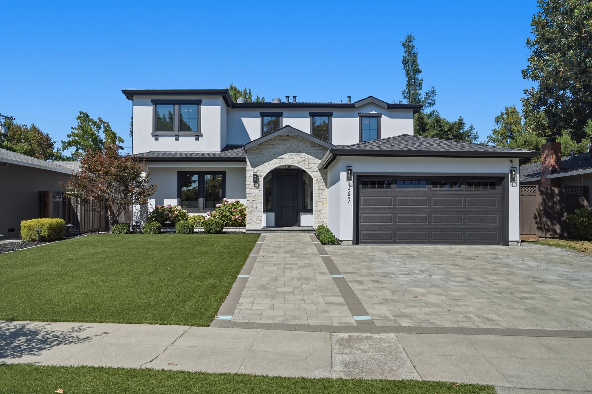 1257 Woodlawn AVE