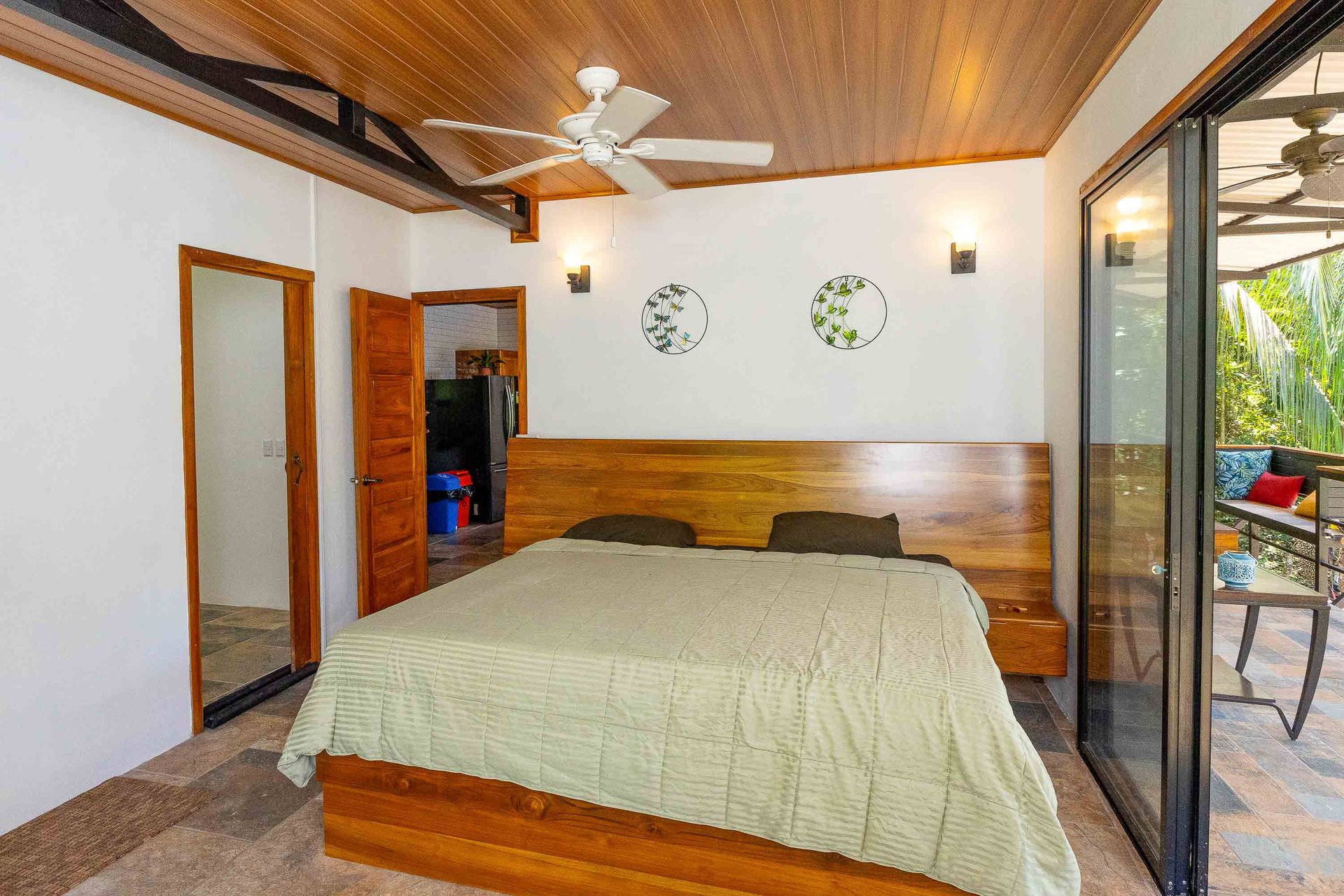 Tropical 3-bedroom home in gated community Manuel Antonio, Perfect rental!