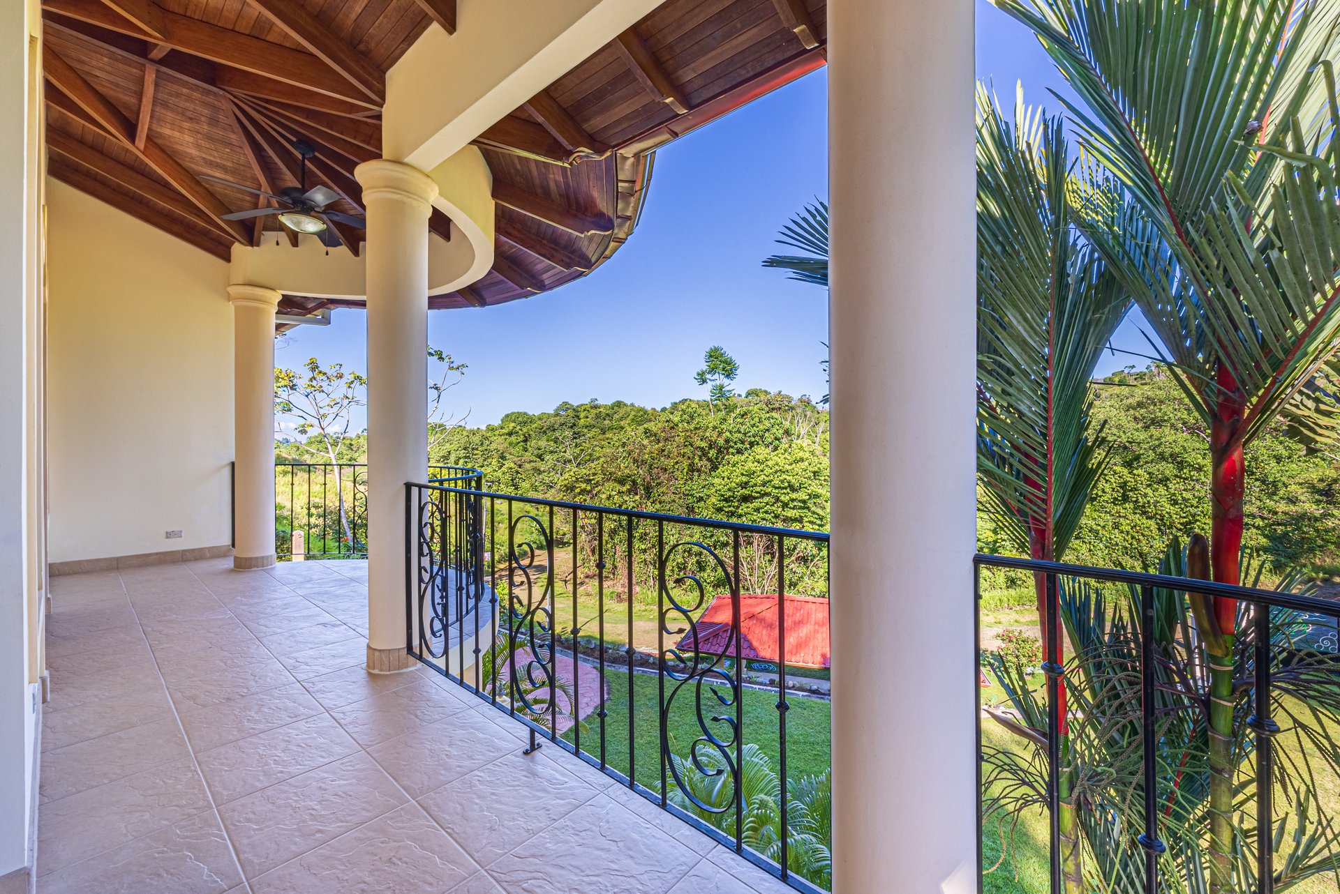 Elegant 3 Bedroom + Office Jungle Home in Puesta Del Sol, Ojochal