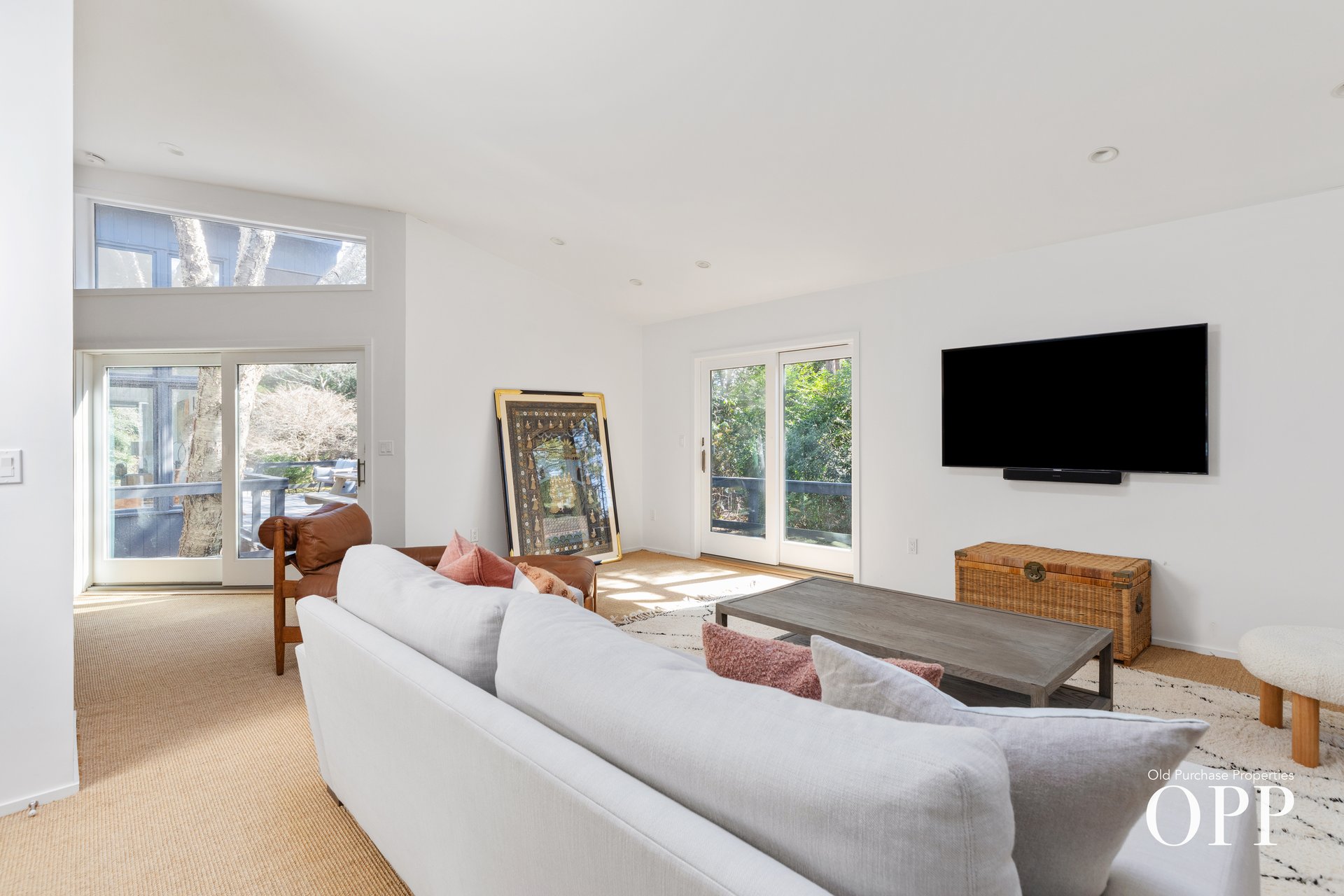 A MODERN RETREAT IN PRIME LOCATION