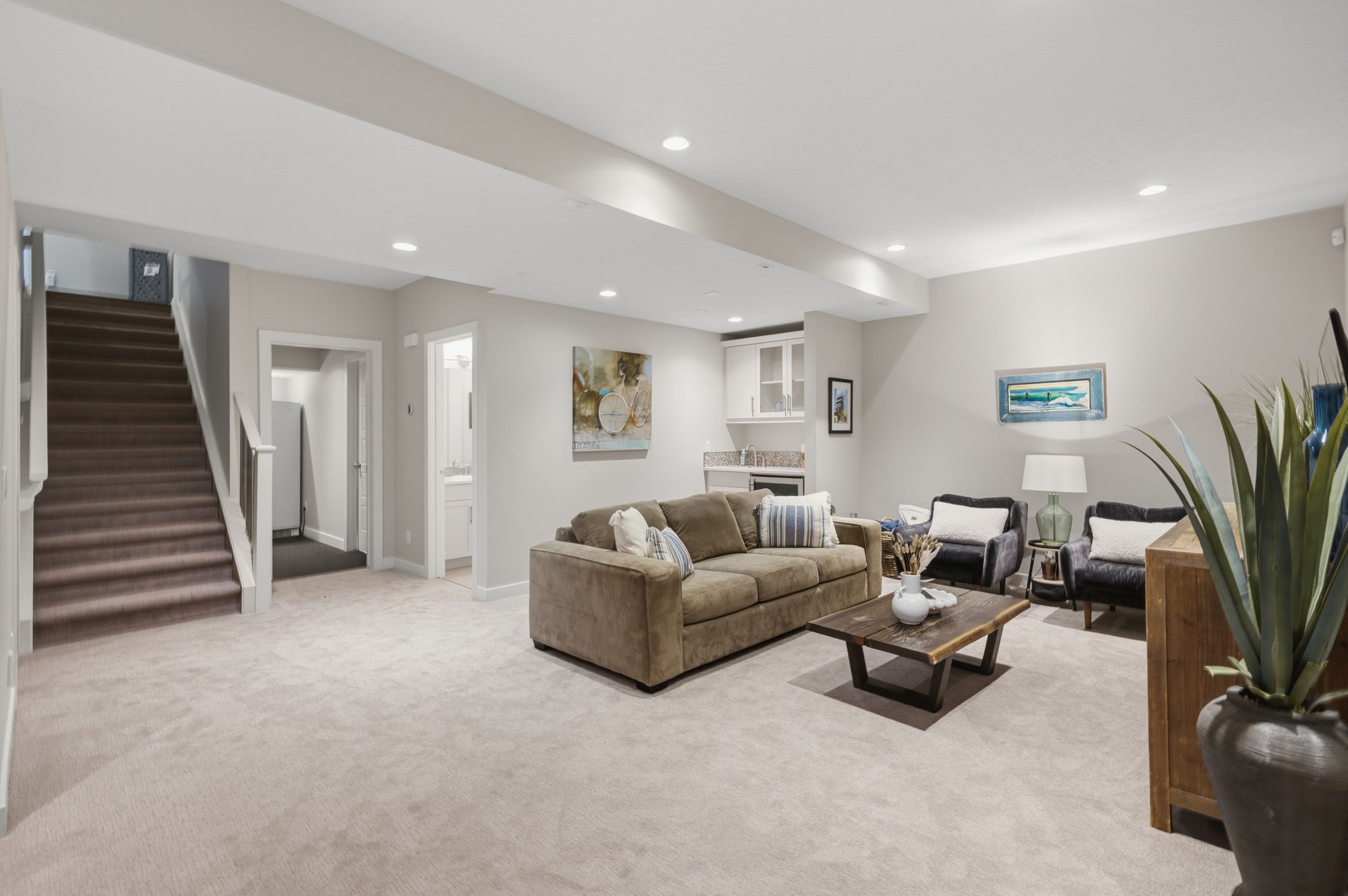 138 Ascot Crescent SW