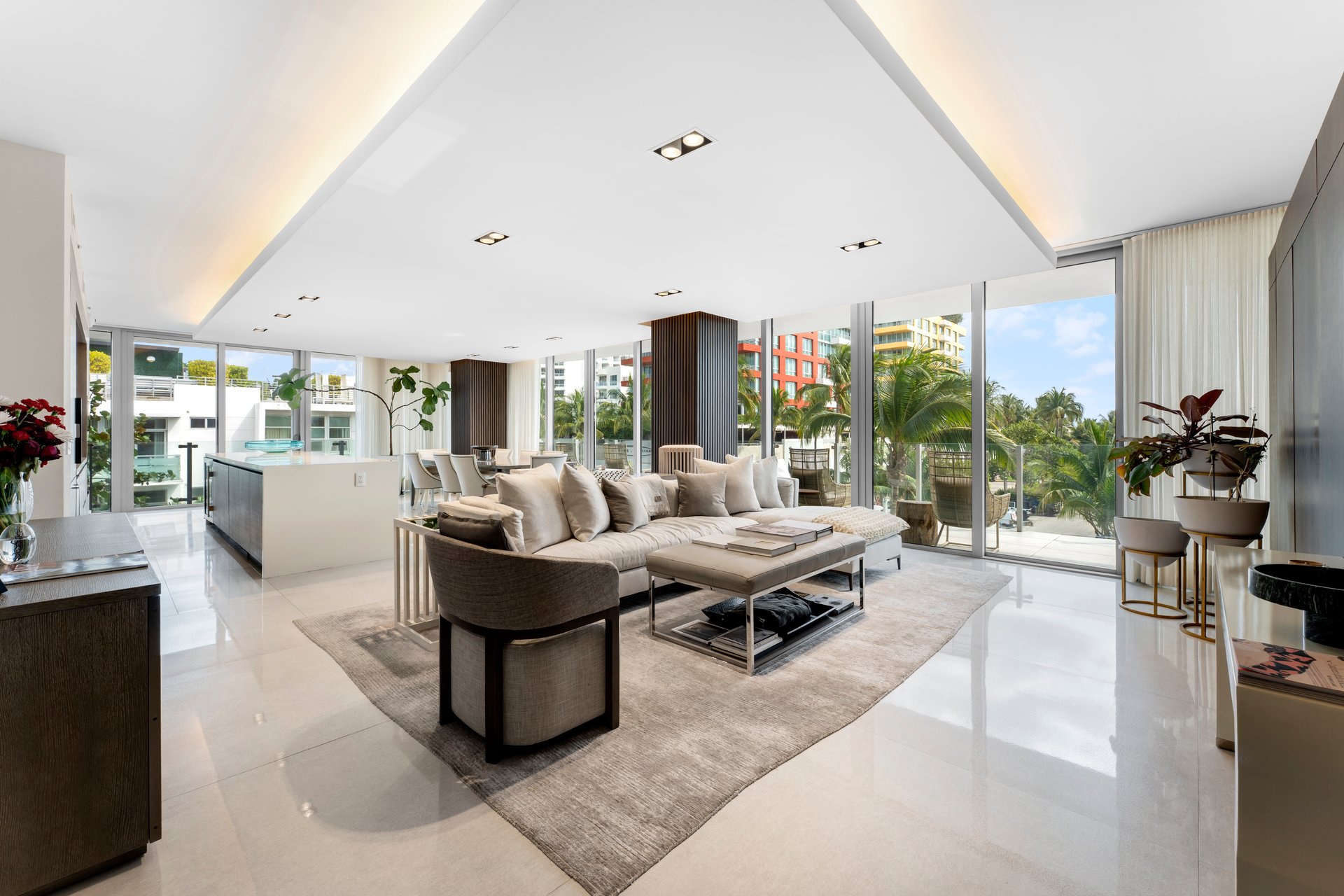1 Collins Ave