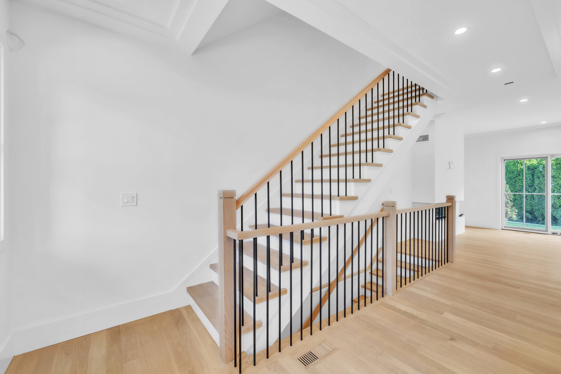 East Ave, Unit B 