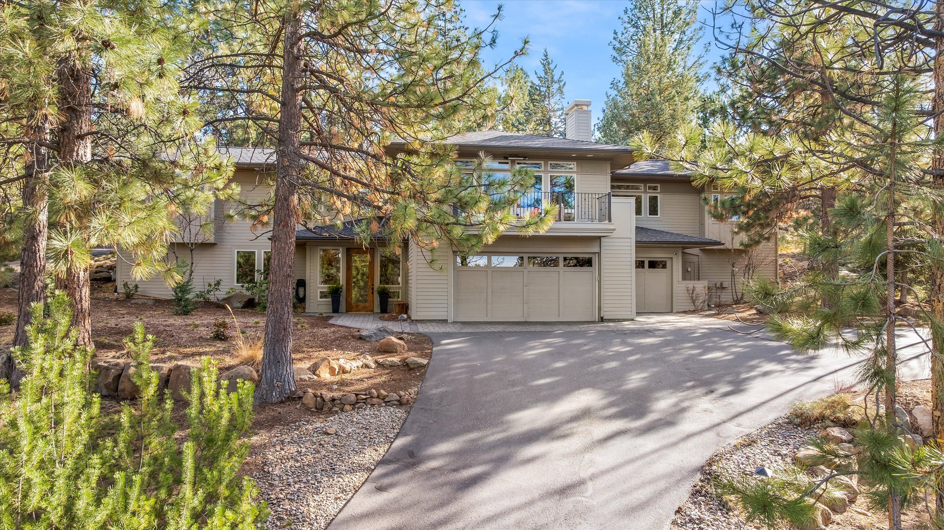 2589 NW Champion Circle
