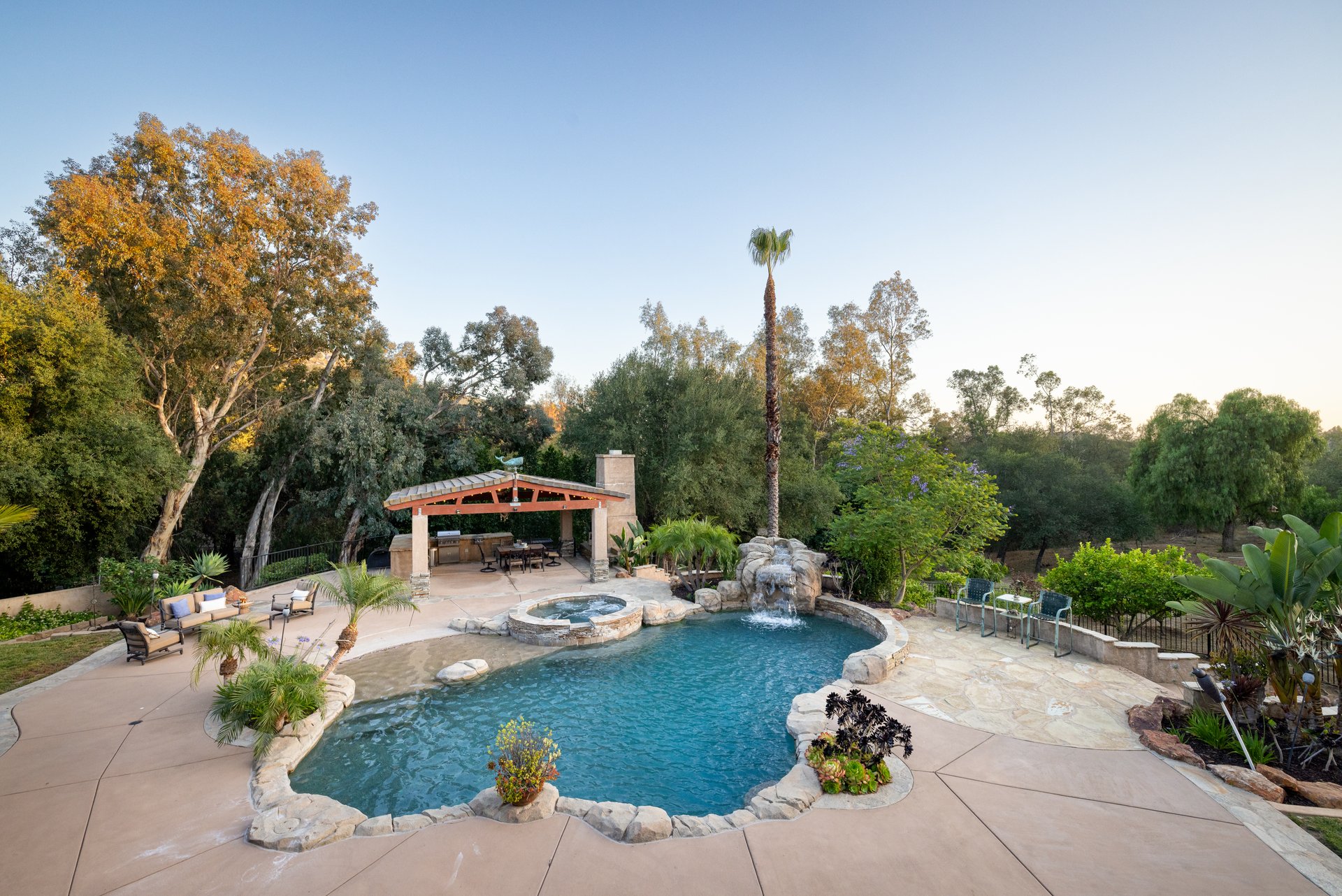 15275 Eastvale Rd
