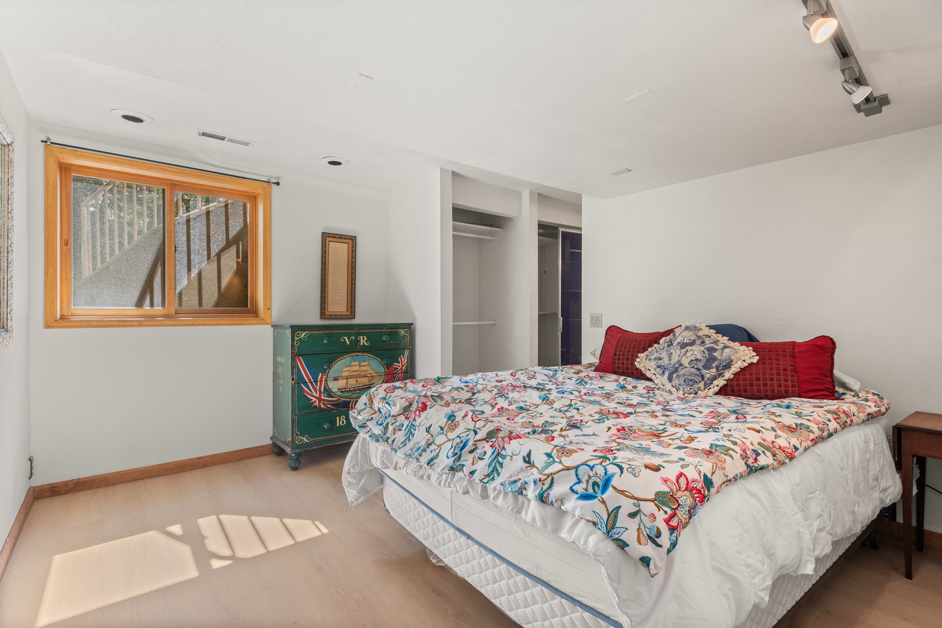 Bright Aspen Townhome: Steps from Culture, Slopes & Transit