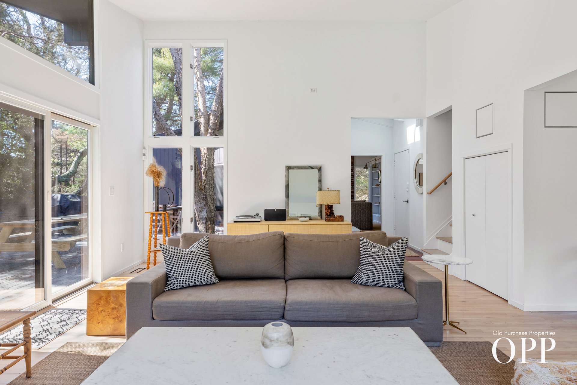 A MODERN RETREAT IN PRIME LOCATION
