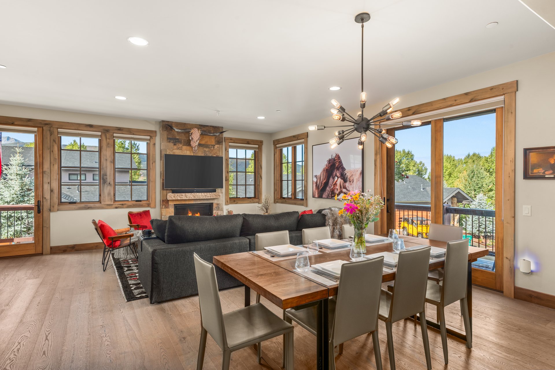 Shadowrock Townhome with Stunning Mountain Views
