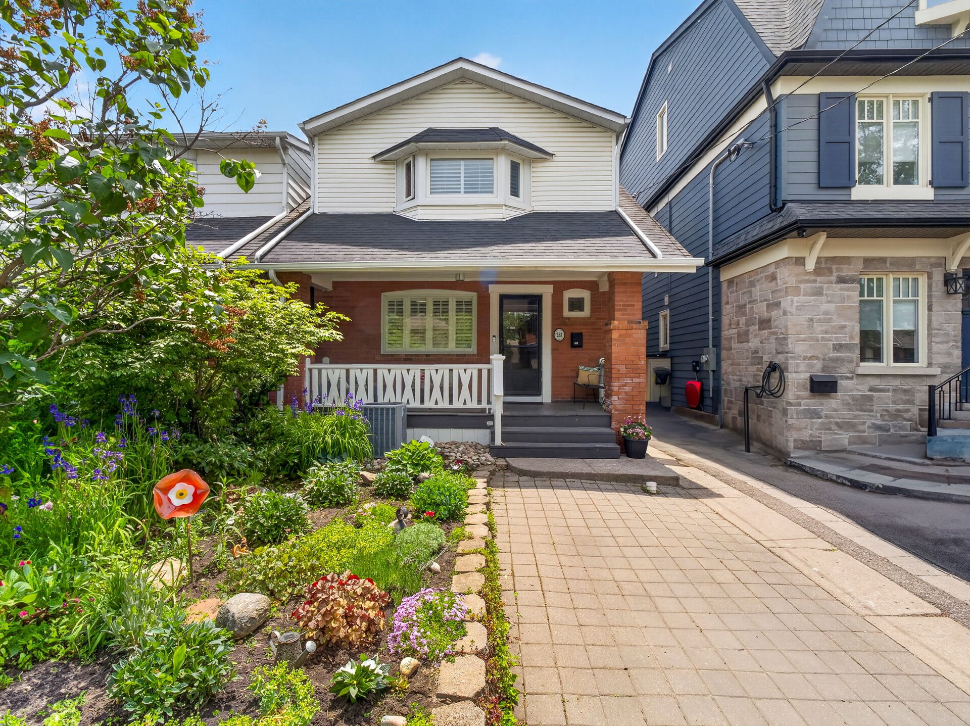 SOLD: Allenby Neighbourhood