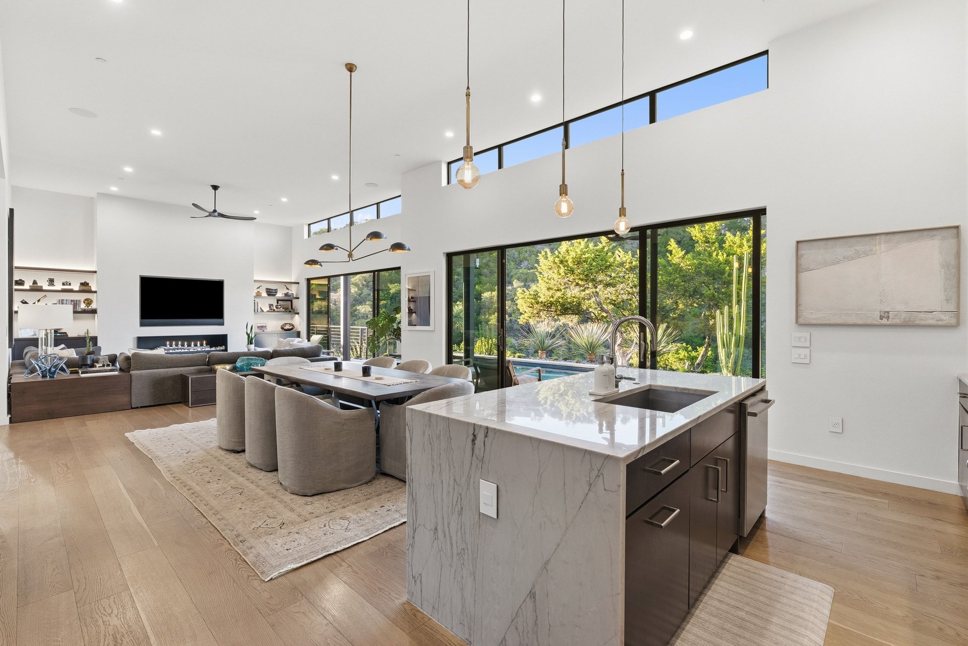 West Lake Hills Modern Sanctuary