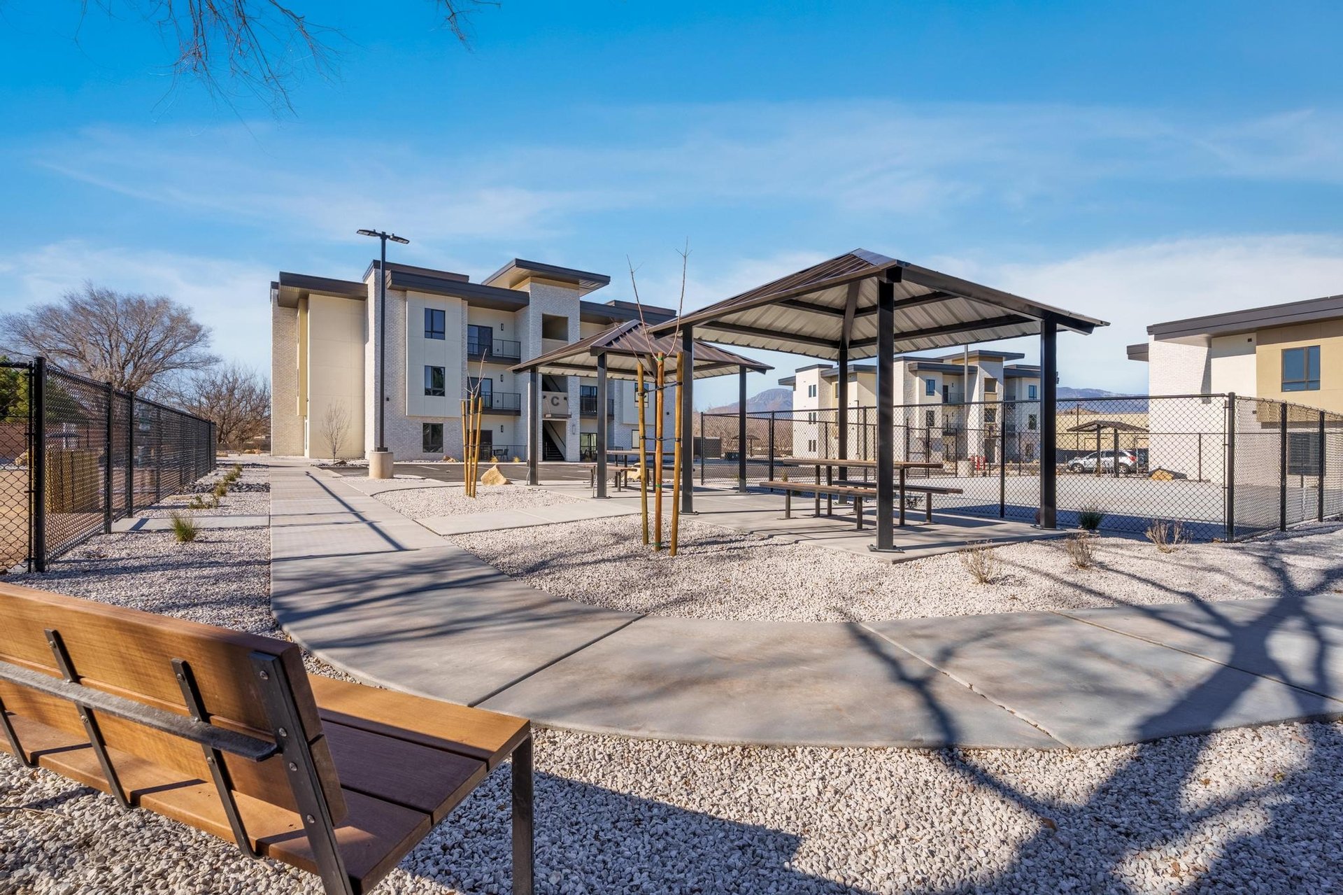 983 W State St C-204