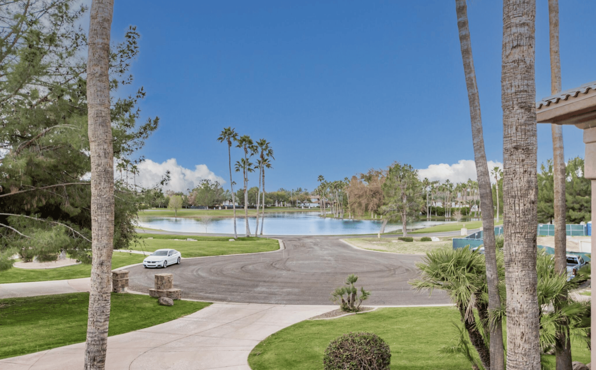 23 E Oakwood Hills Drive - "Builder's Home"