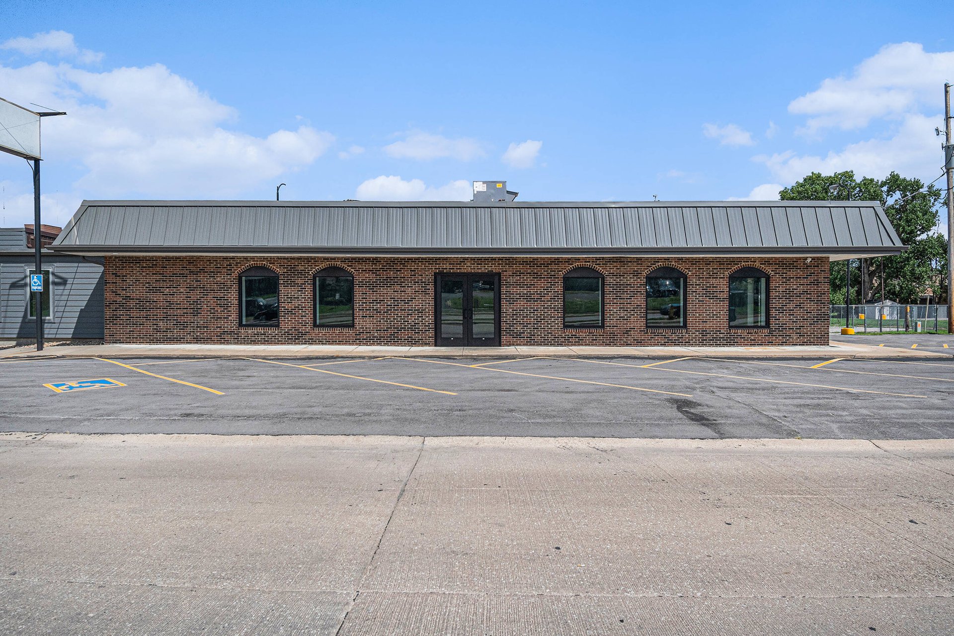 3525 N 90th