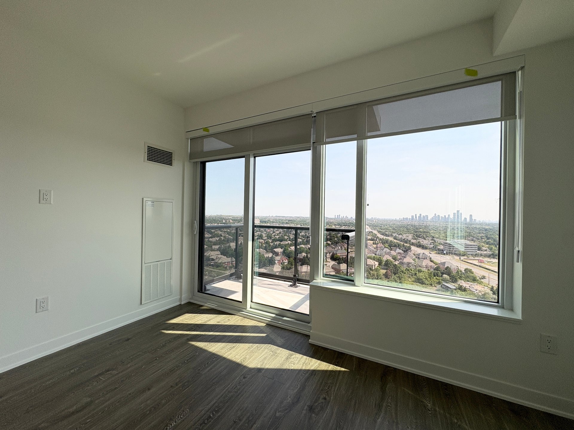 2495 Eglinton Avenue W 1703