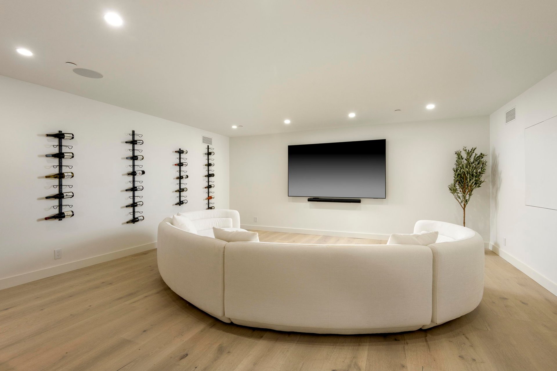 145 Butterfly Ln, Santa Barbara