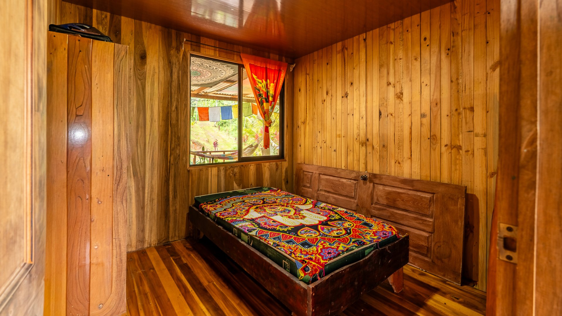 Mountain Home with Guest Cabin & Additional Building Site Near Nauyaca Waterfalls
