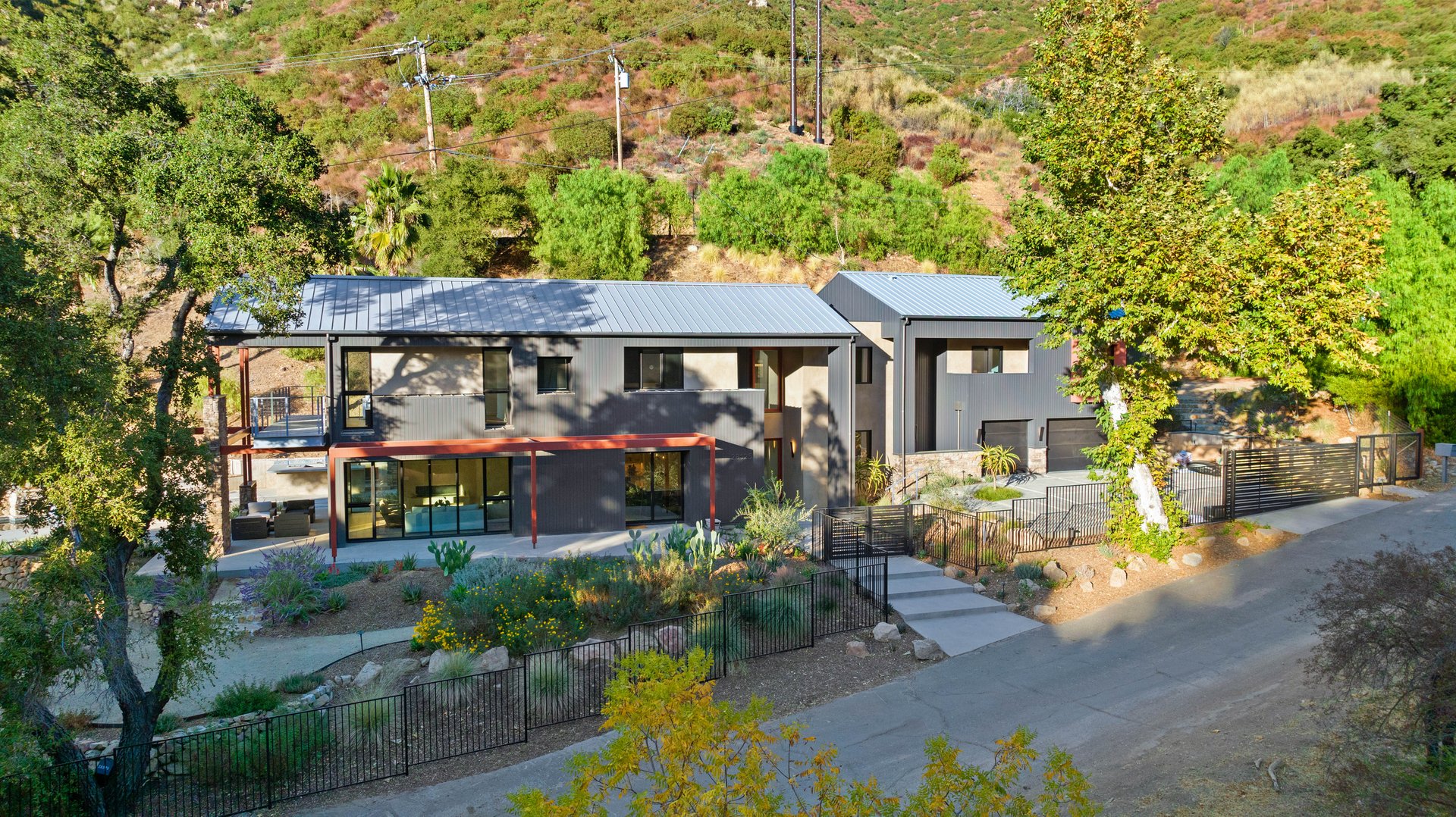 Extraordinary Modern Farmhouse 