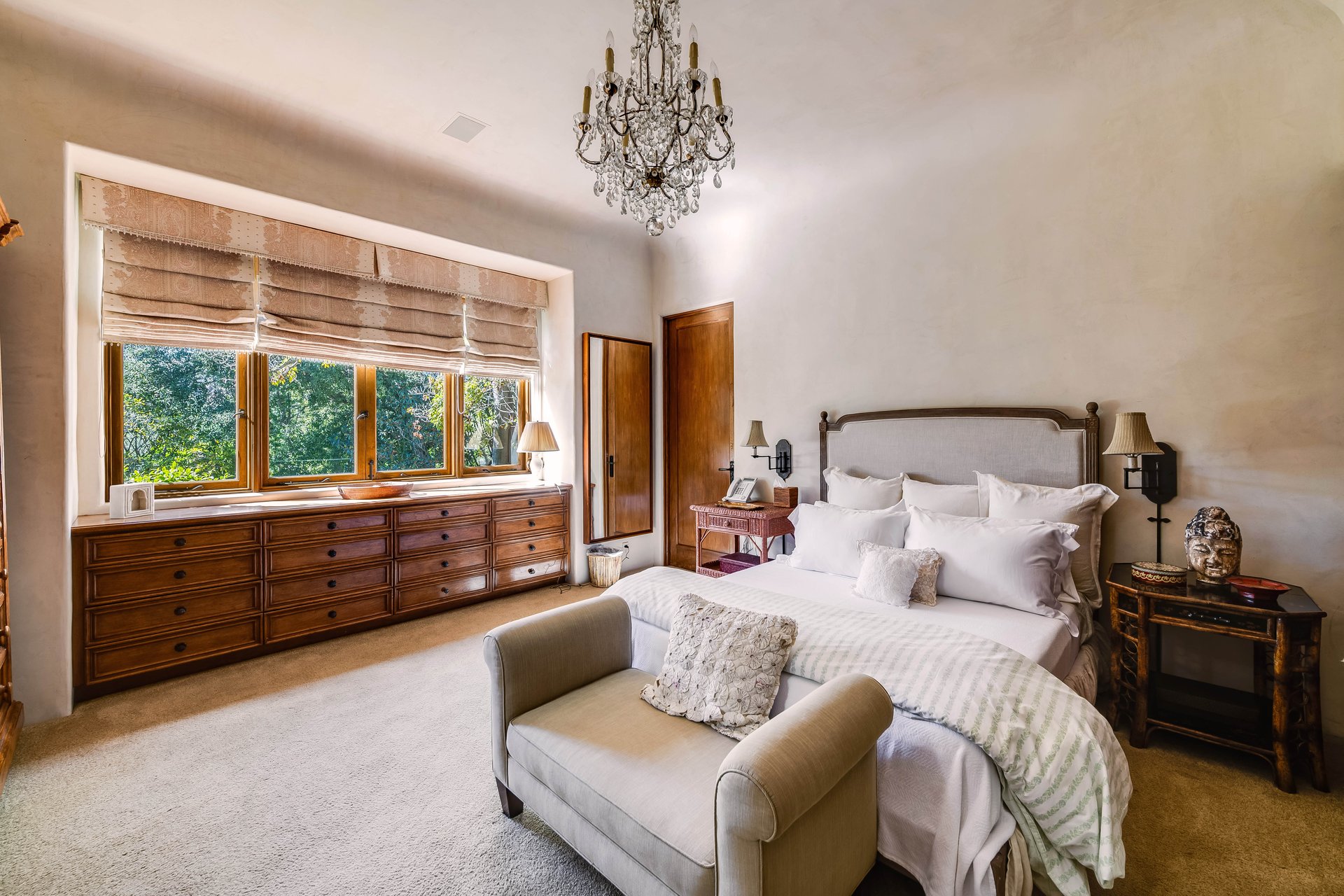 1550 Amalfi DR