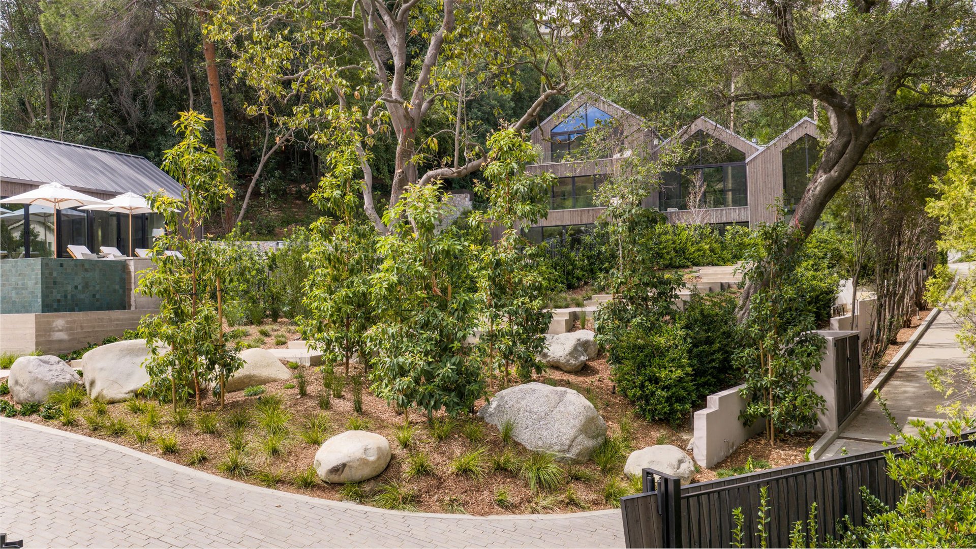 The Viewcrest Lodge in Studio City 
