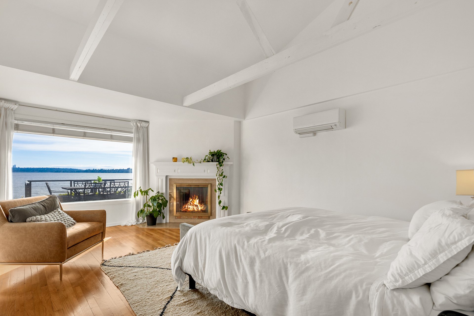 169 Lake Avenue W