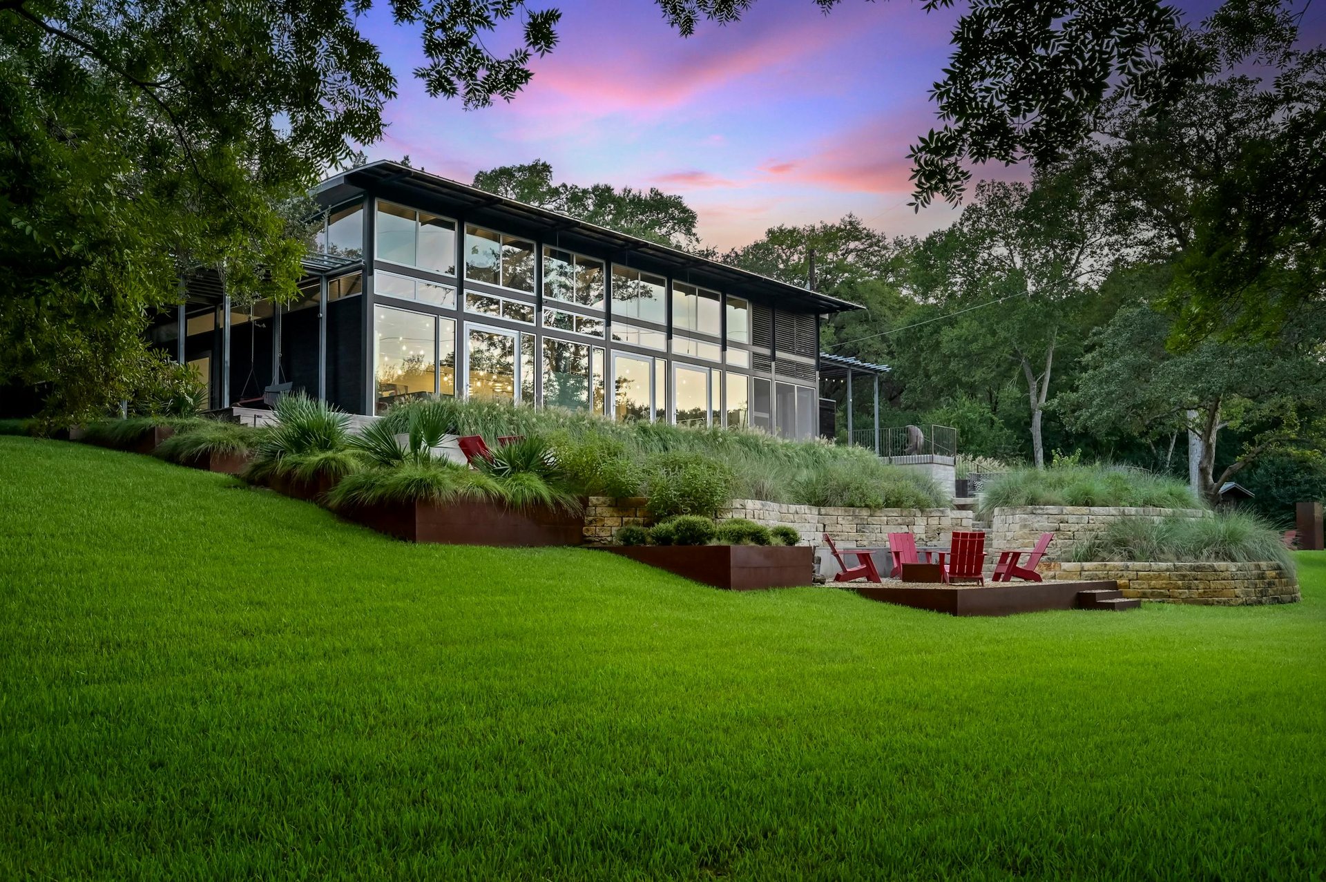 2212 River Hills Road 